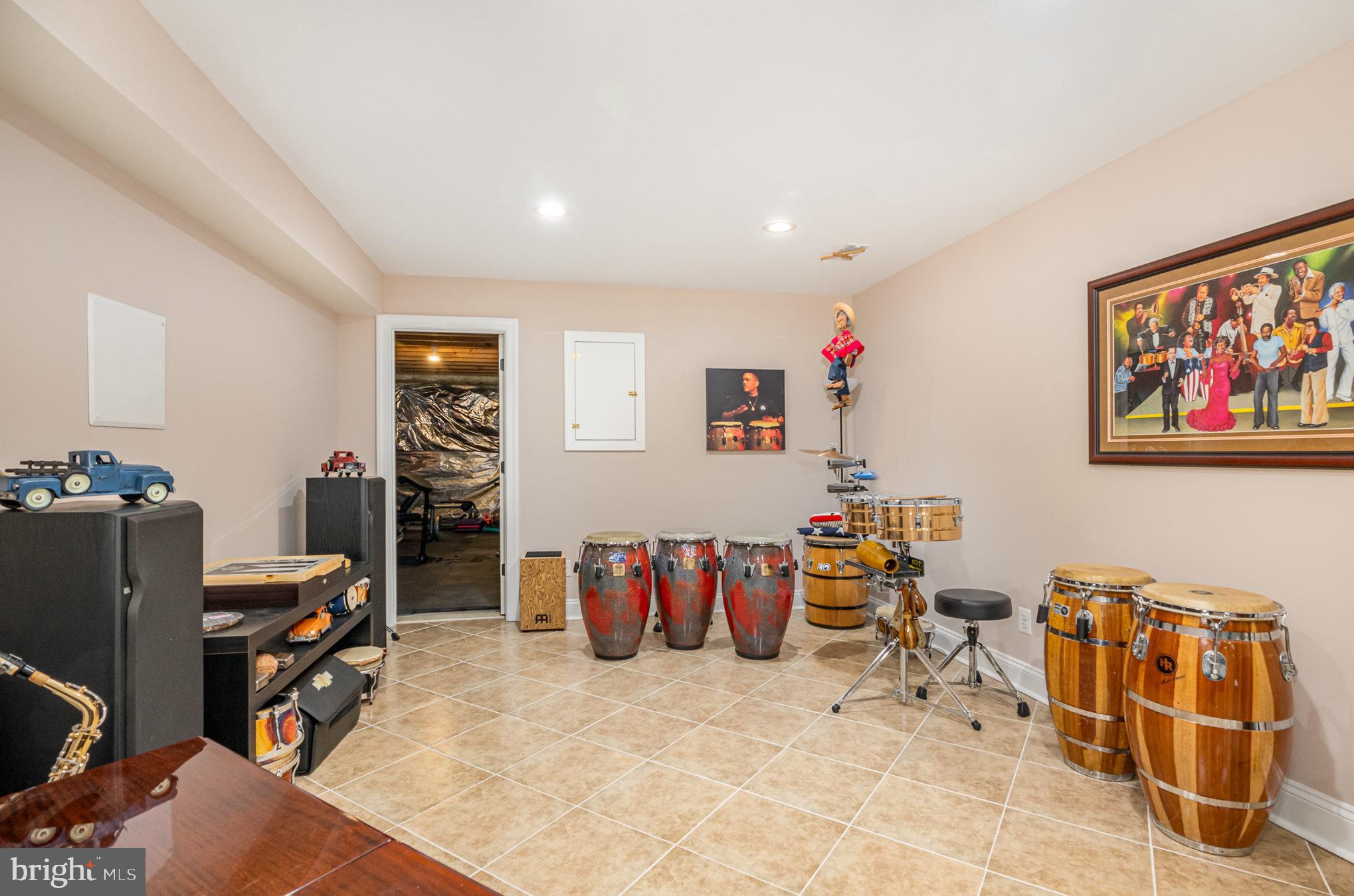 HUNTERS POND - Residential