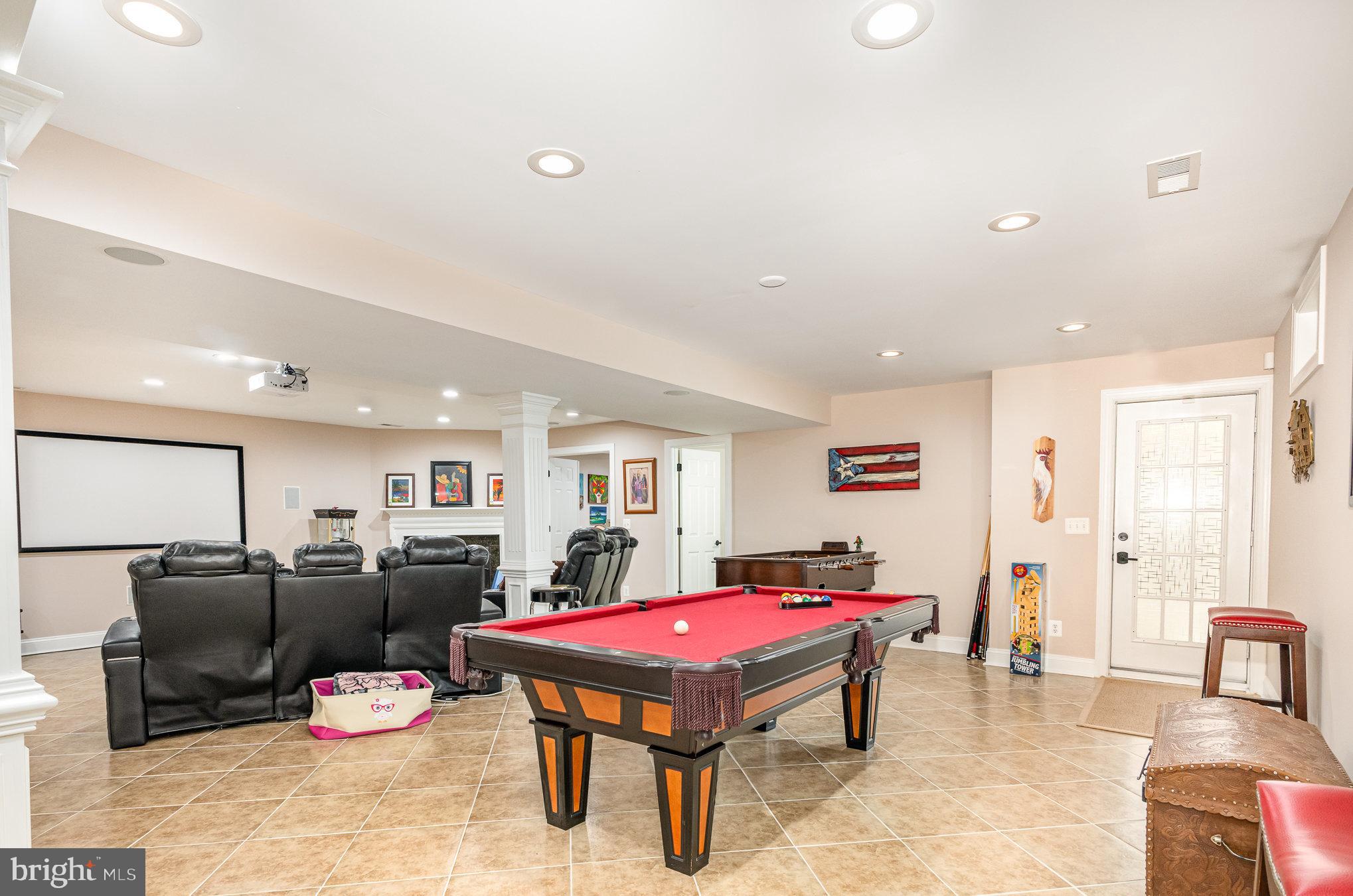 HUNTERS POND - Residential