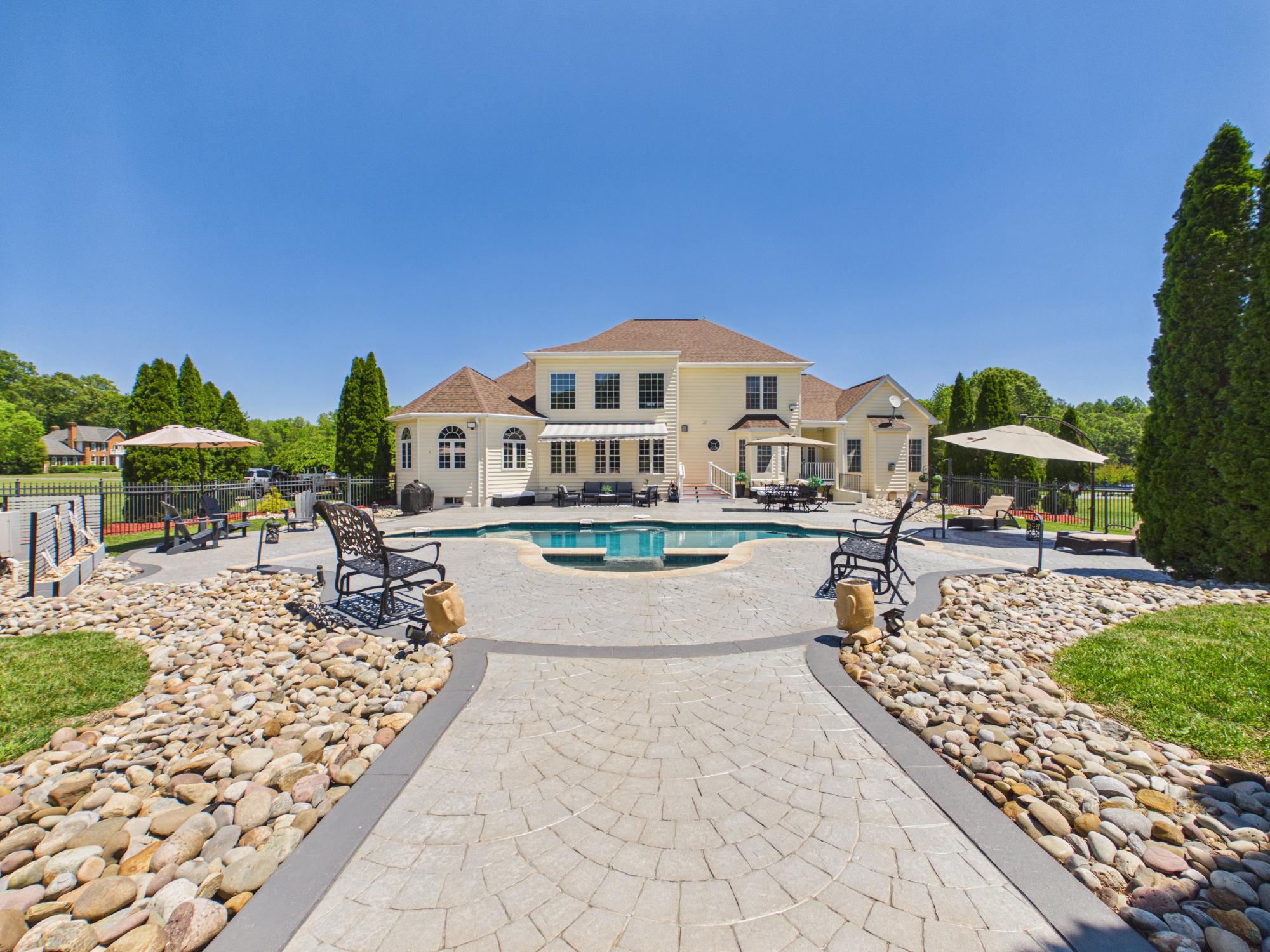 HUNTERS POND - Residential