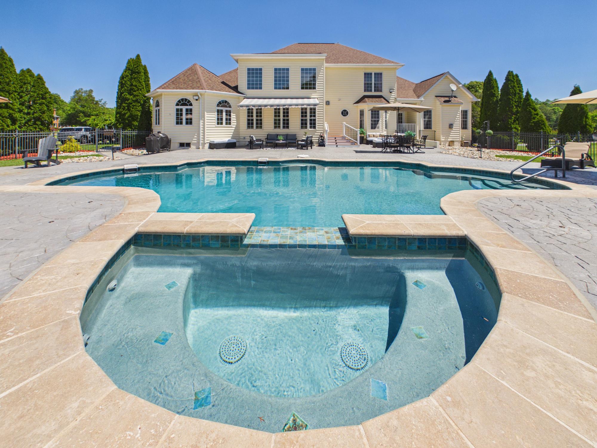 HUNTERS POND - Residential