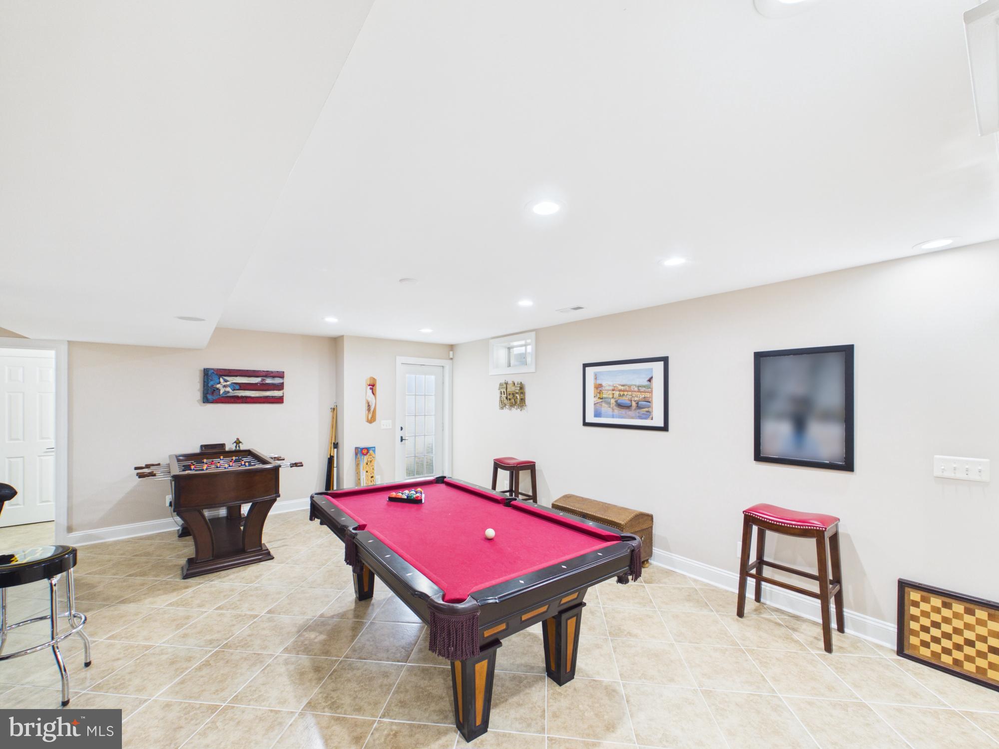 HUNTERS POND - Residential