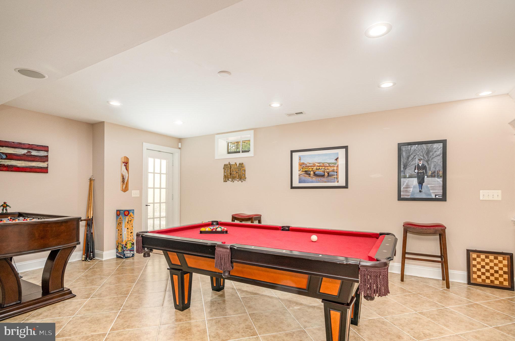 HUNTERS POND - Residential