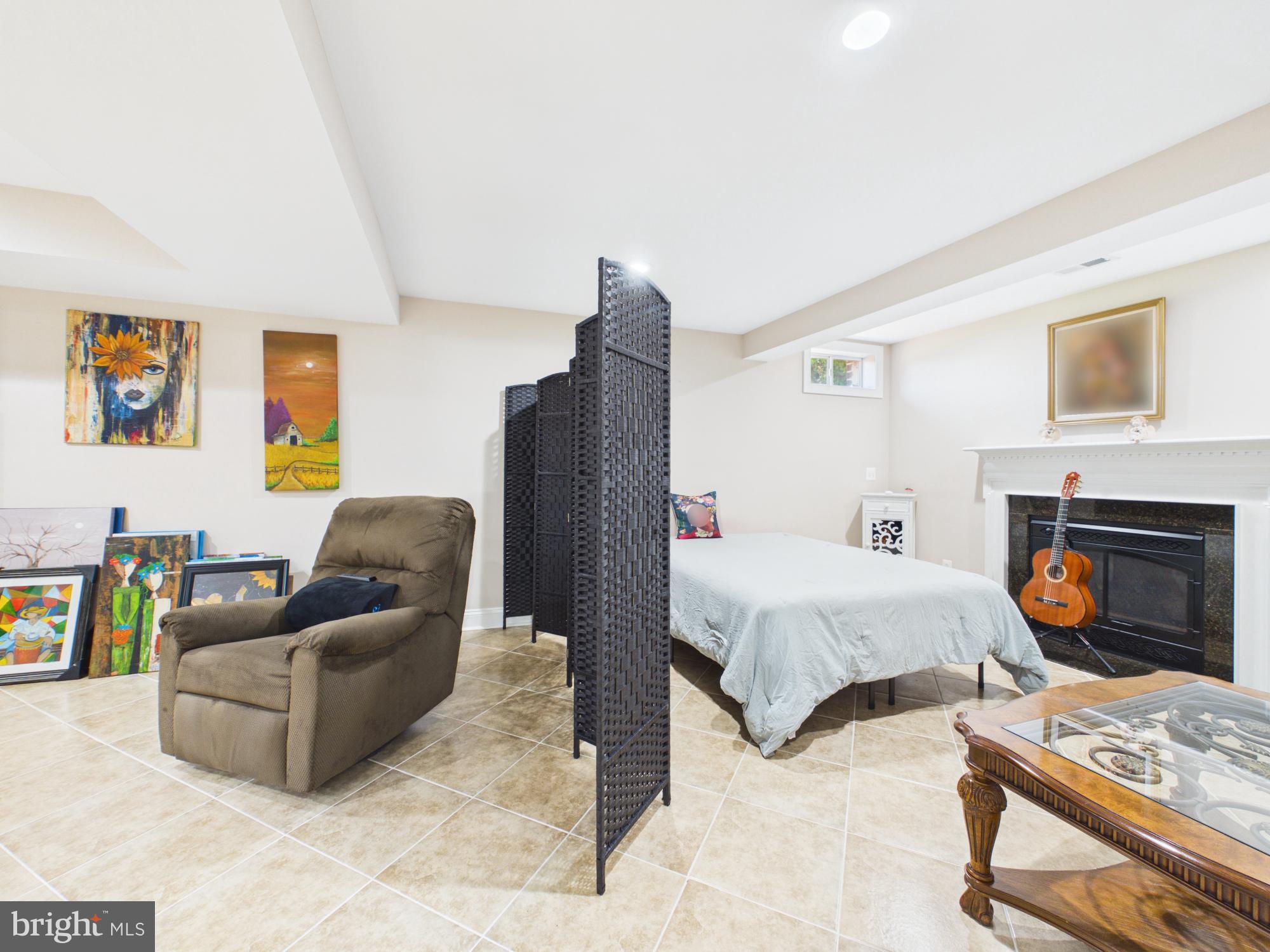 HUNTERS POND - Residential