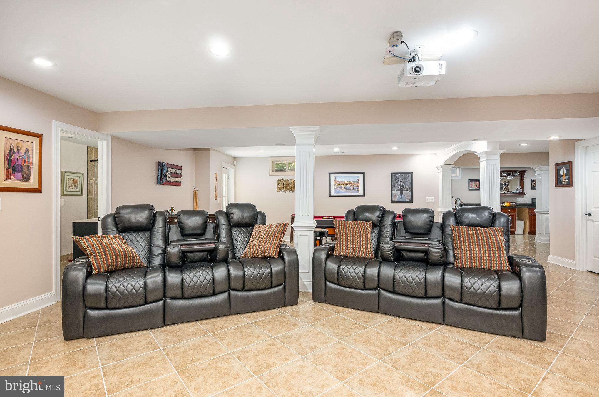 HUNTERS POND - Residential