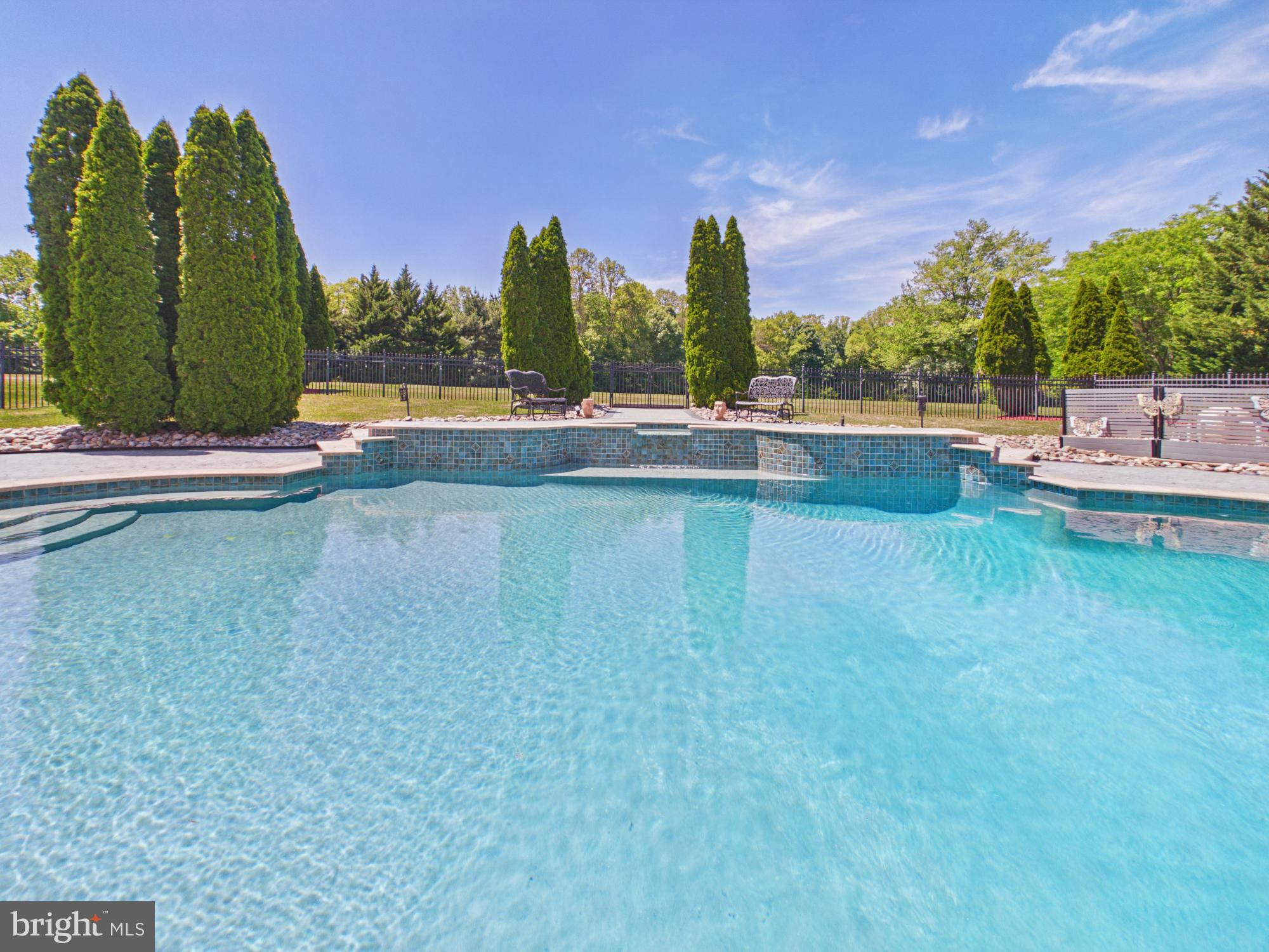 HUNTERS POND - Residential