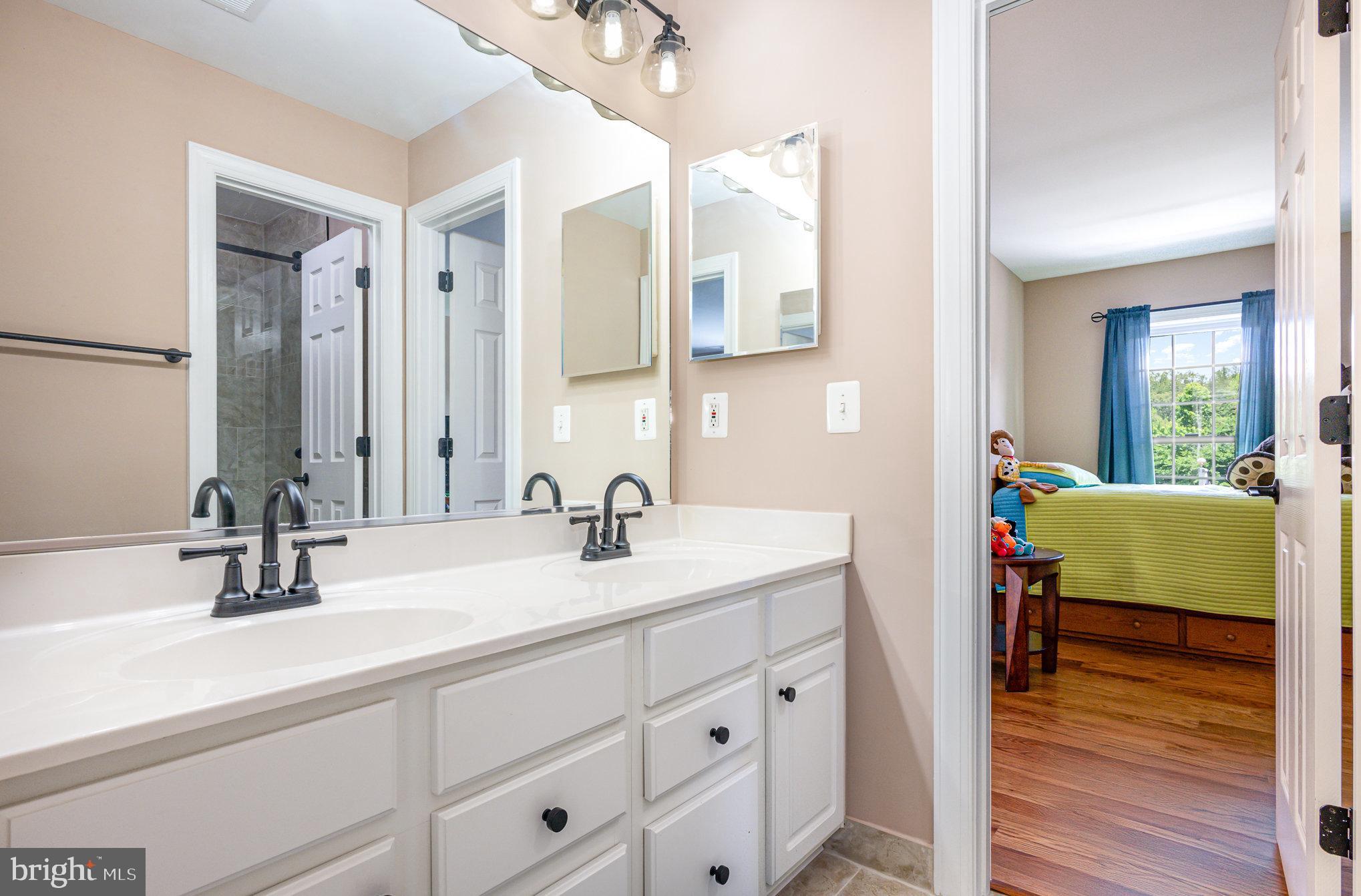 HUNTERS POND - Residential