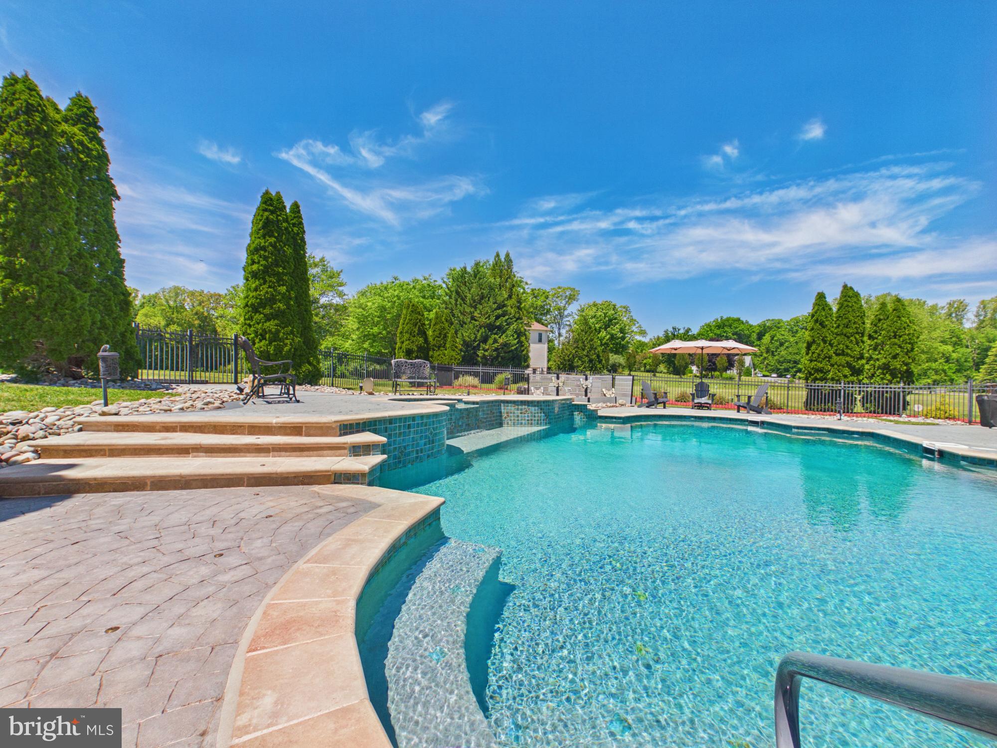 HUNTERS POND - Residential