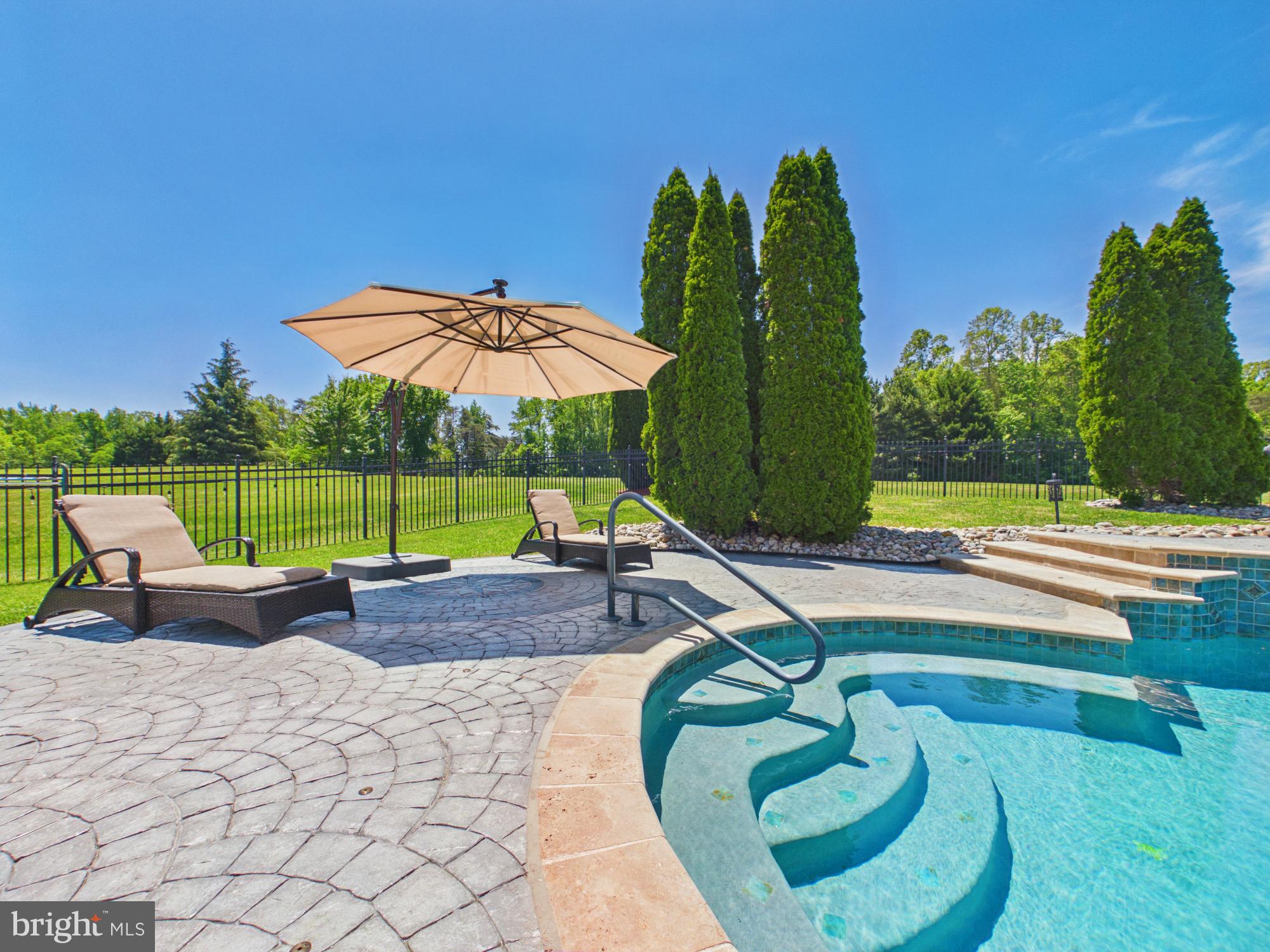 HUNTERS POND - Residential