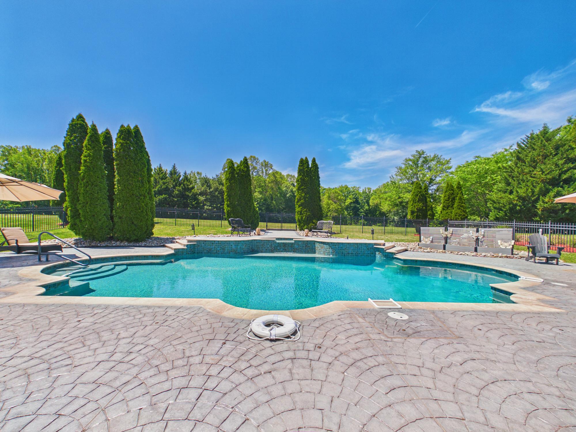 HUNTERS POND - Residential