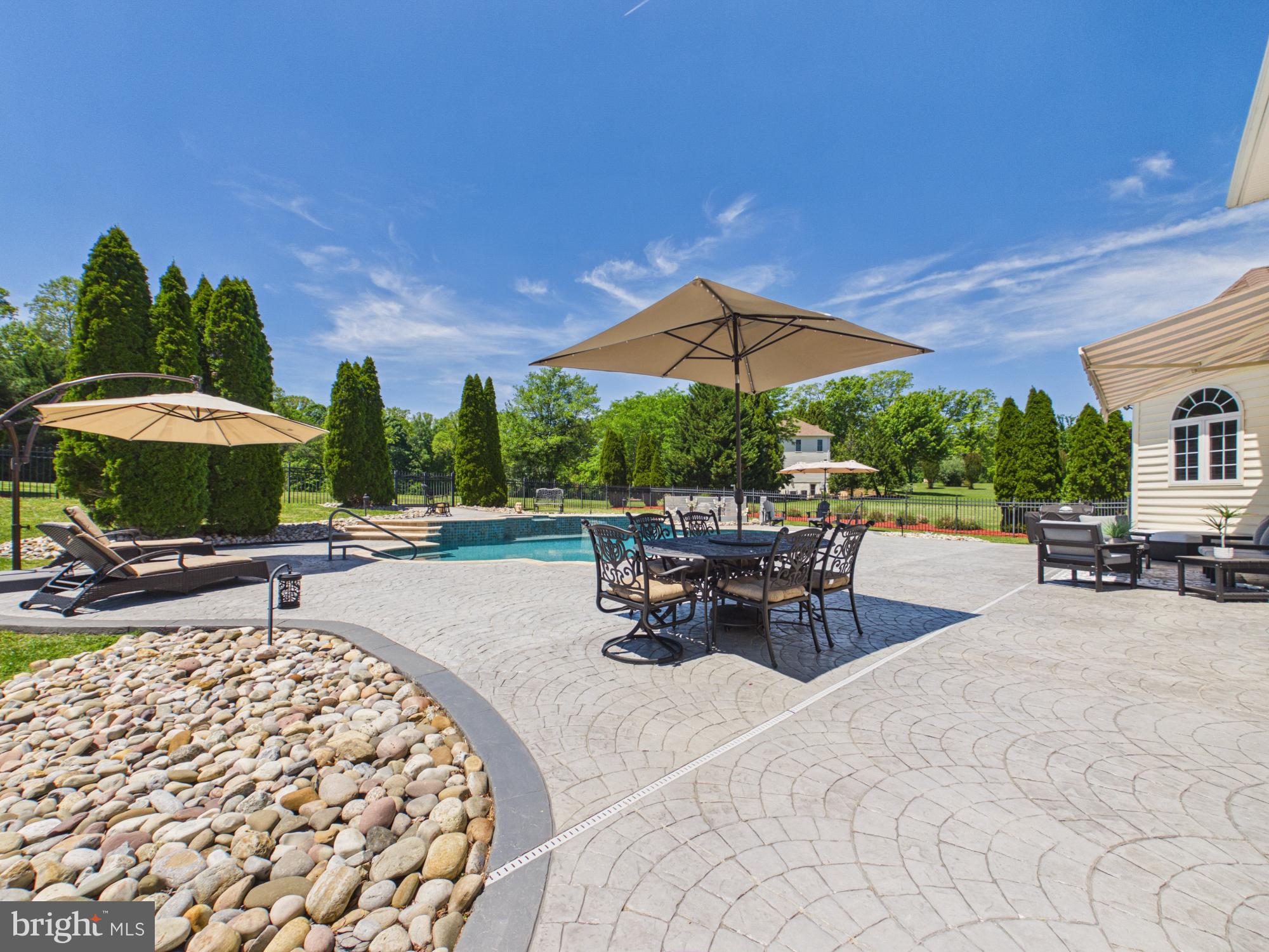HUNTERS POND - Residential
