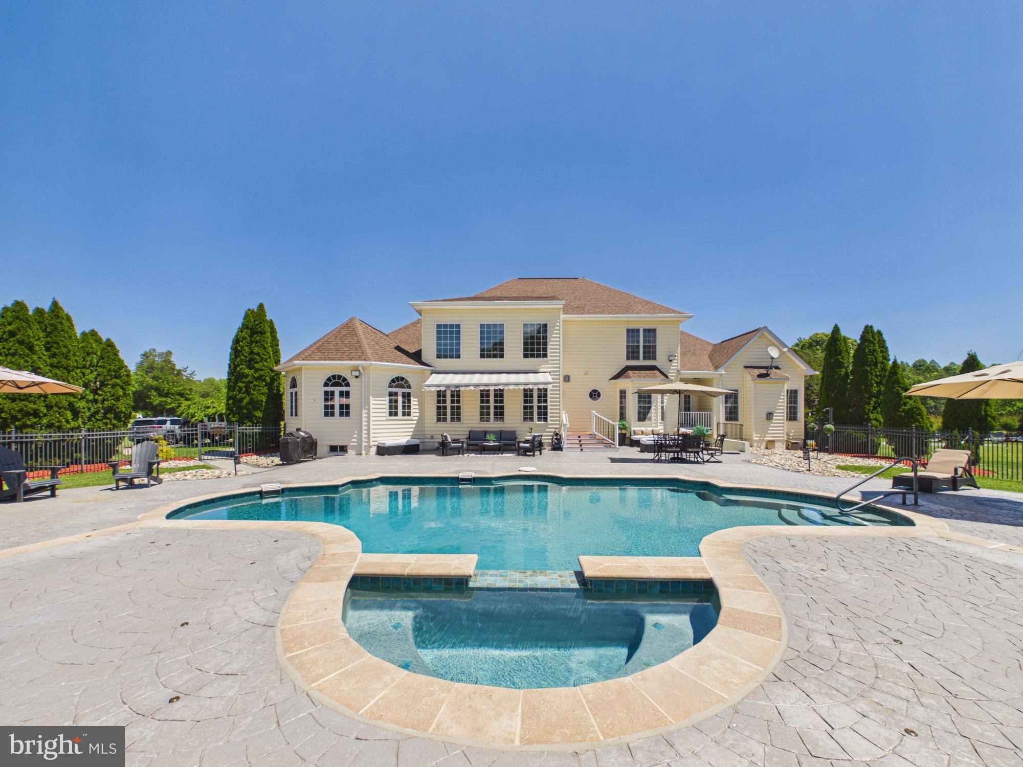 HUNTERS POND - Residential