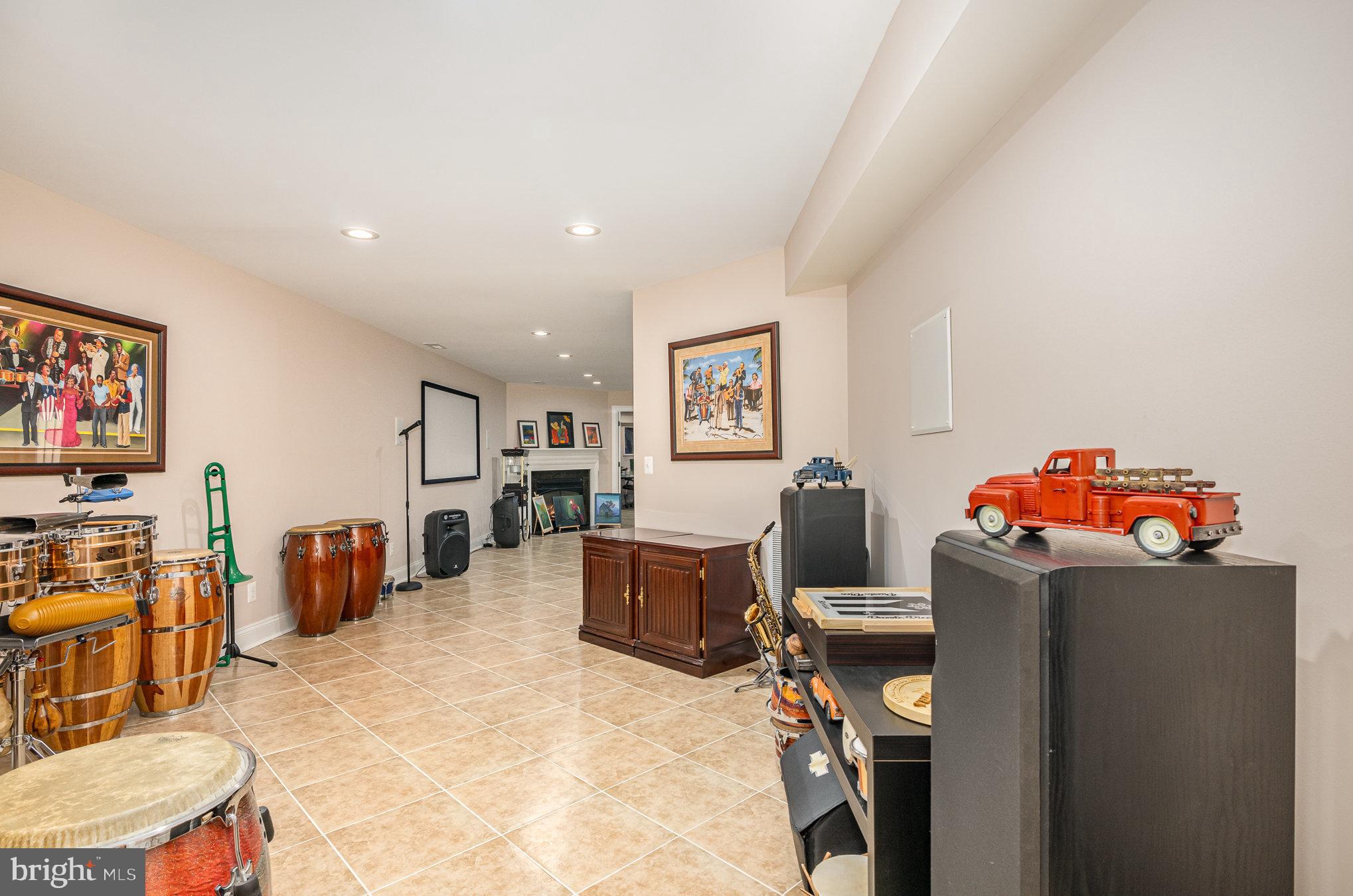 HUNTERS POND - Residential