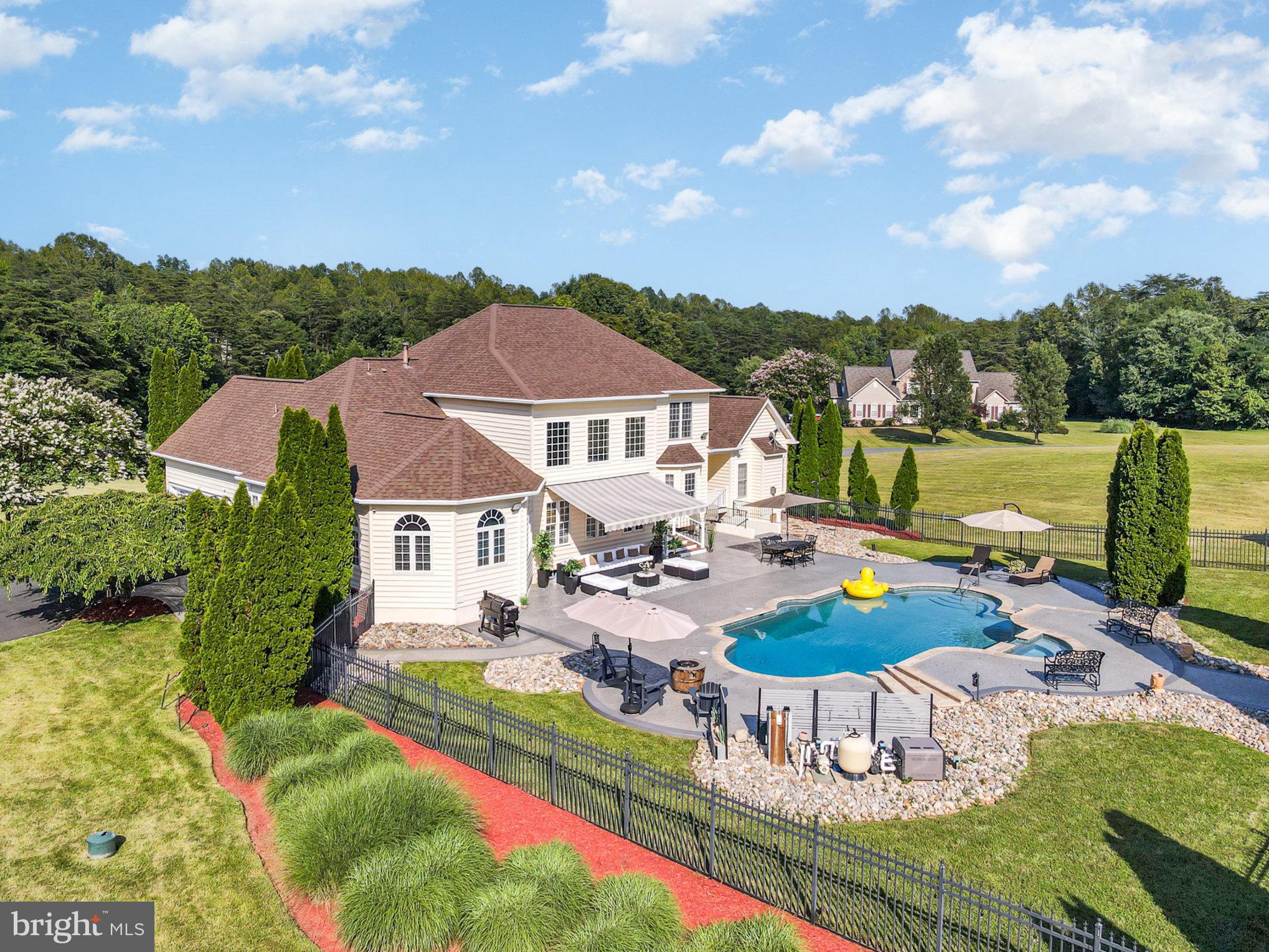 HUNTERS POND - Residential