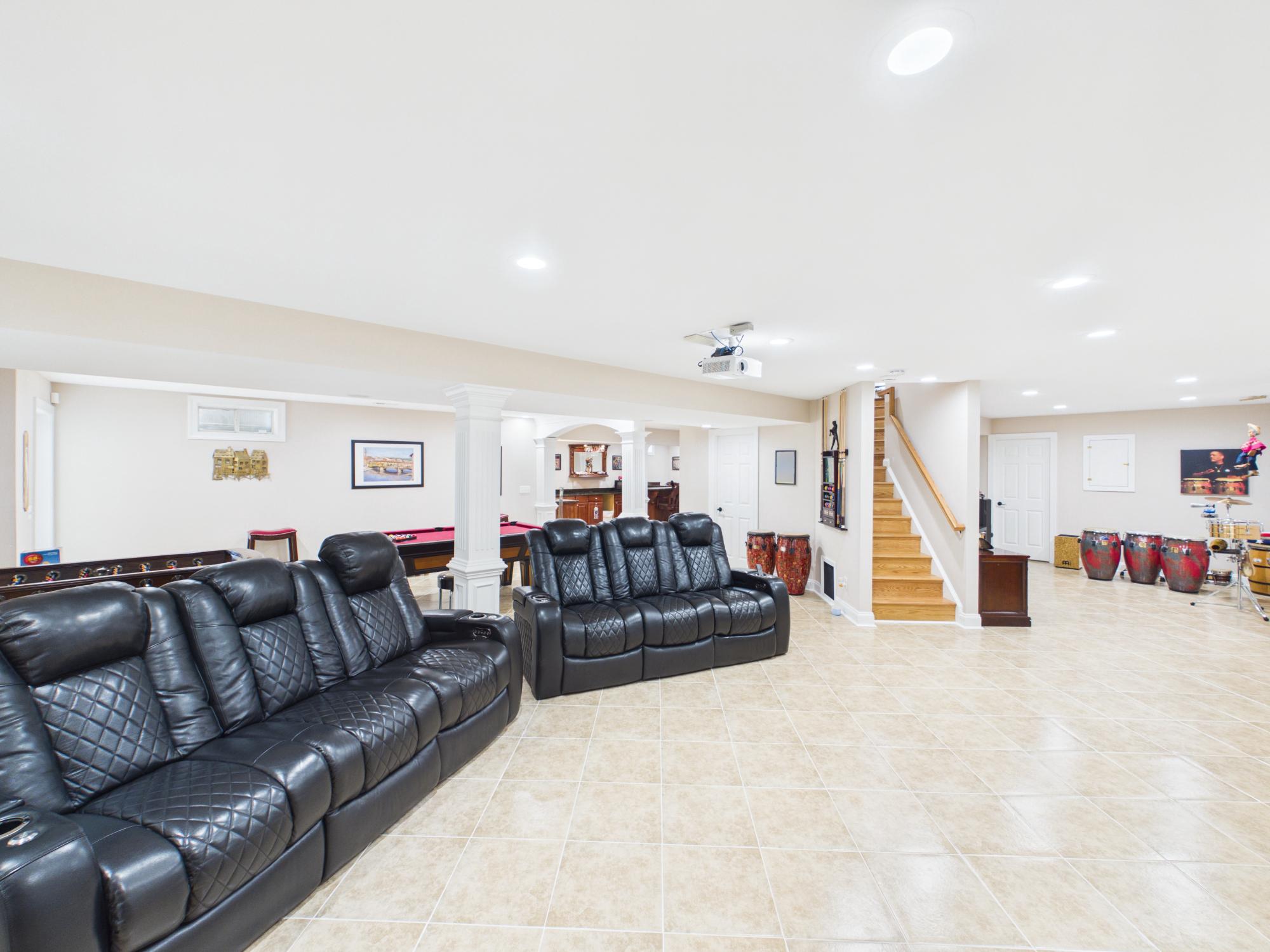HUNTERS POND - Residential