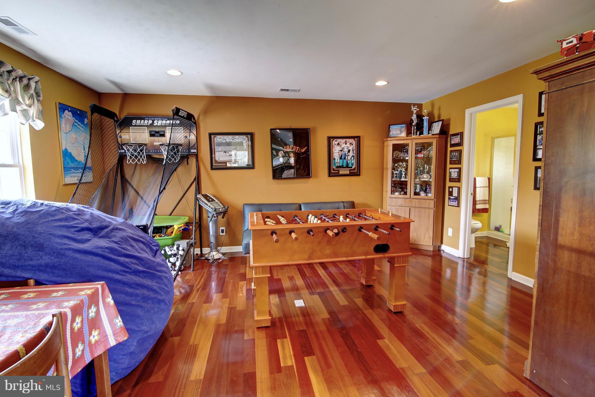 WARREN WAY - Residential