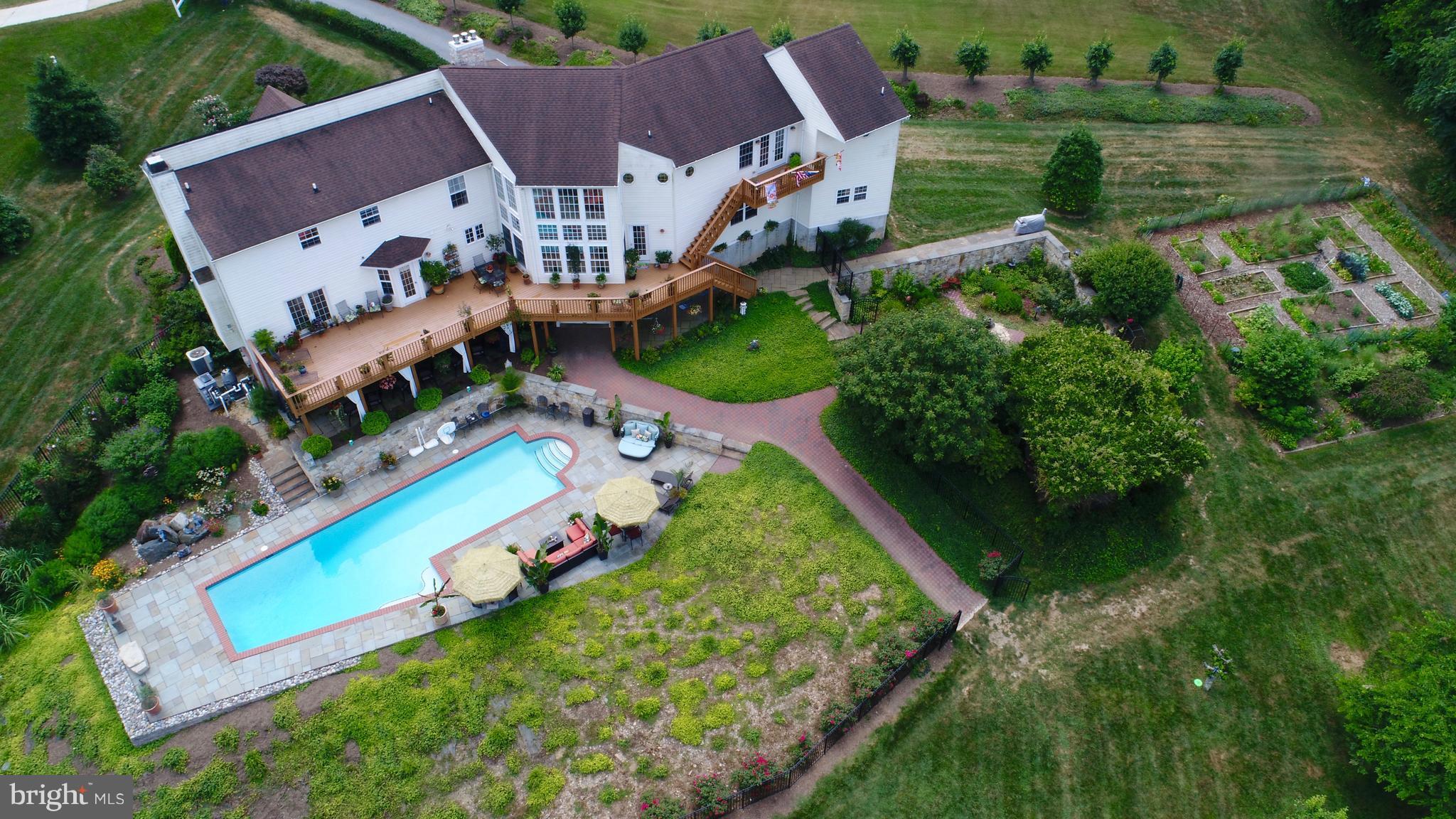 WARREN WAY - Residential