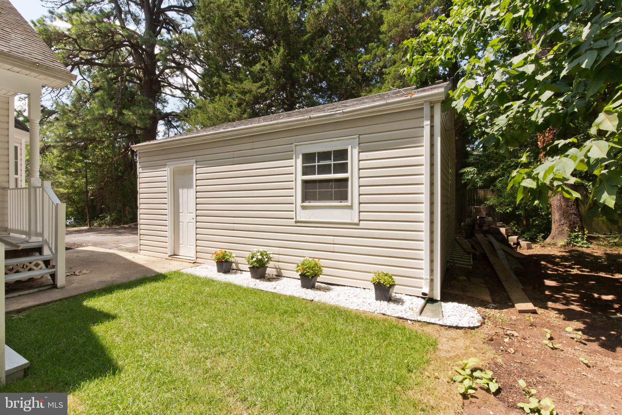 HOLMES RUN HEIGHTS - Residential