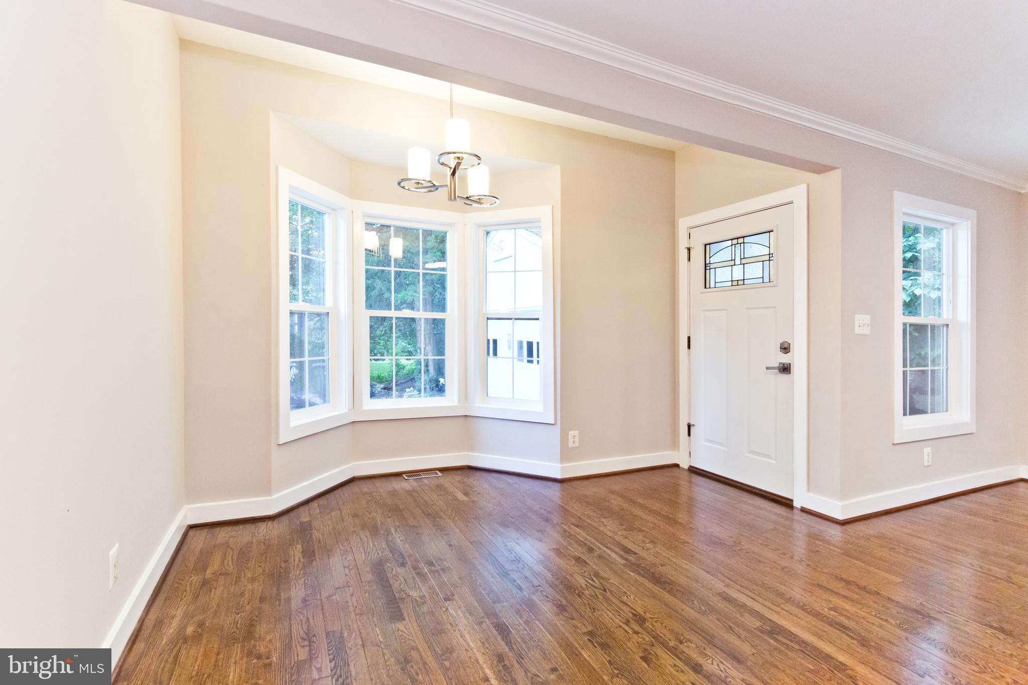 HOLMES RUN HEIGHTS - Residential