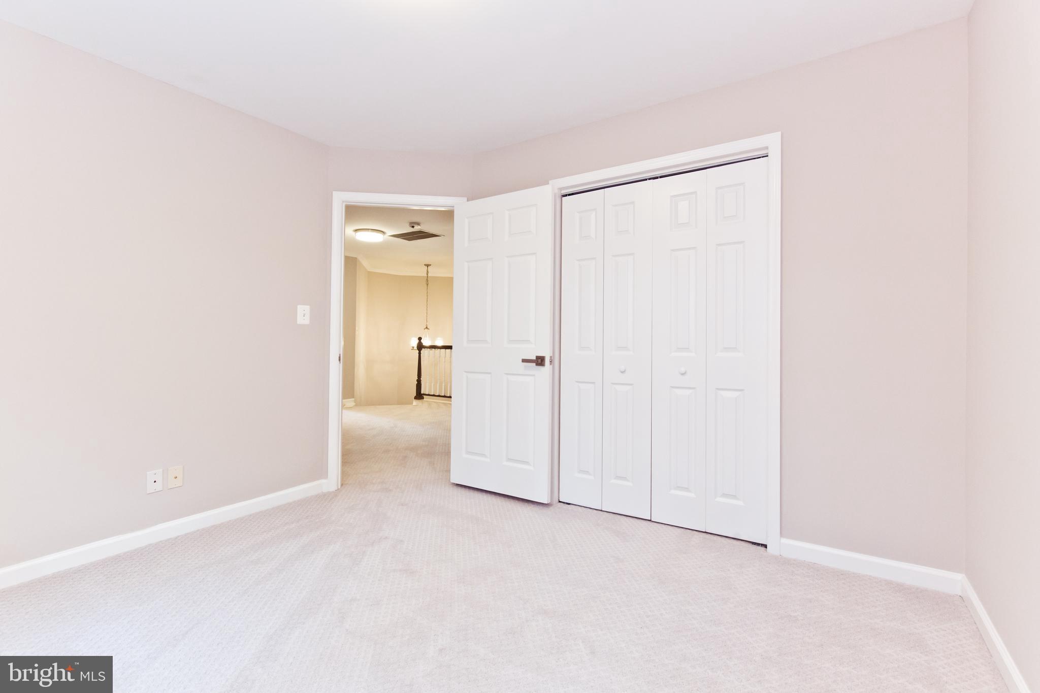 HOLMES RUN HEIGHTS - Residential