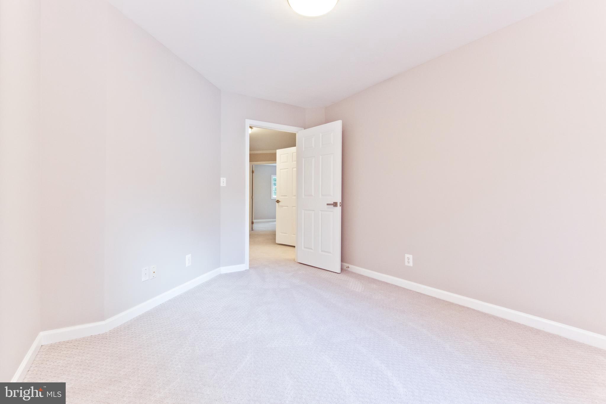 HOLMES RUN HEIGHTS - Residential