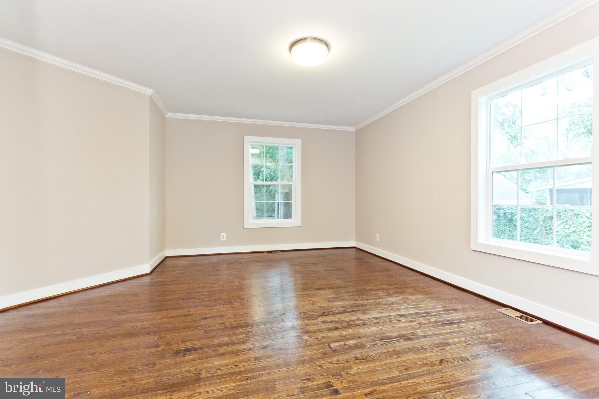 HOLMES RUN HEIGHTS - Residential