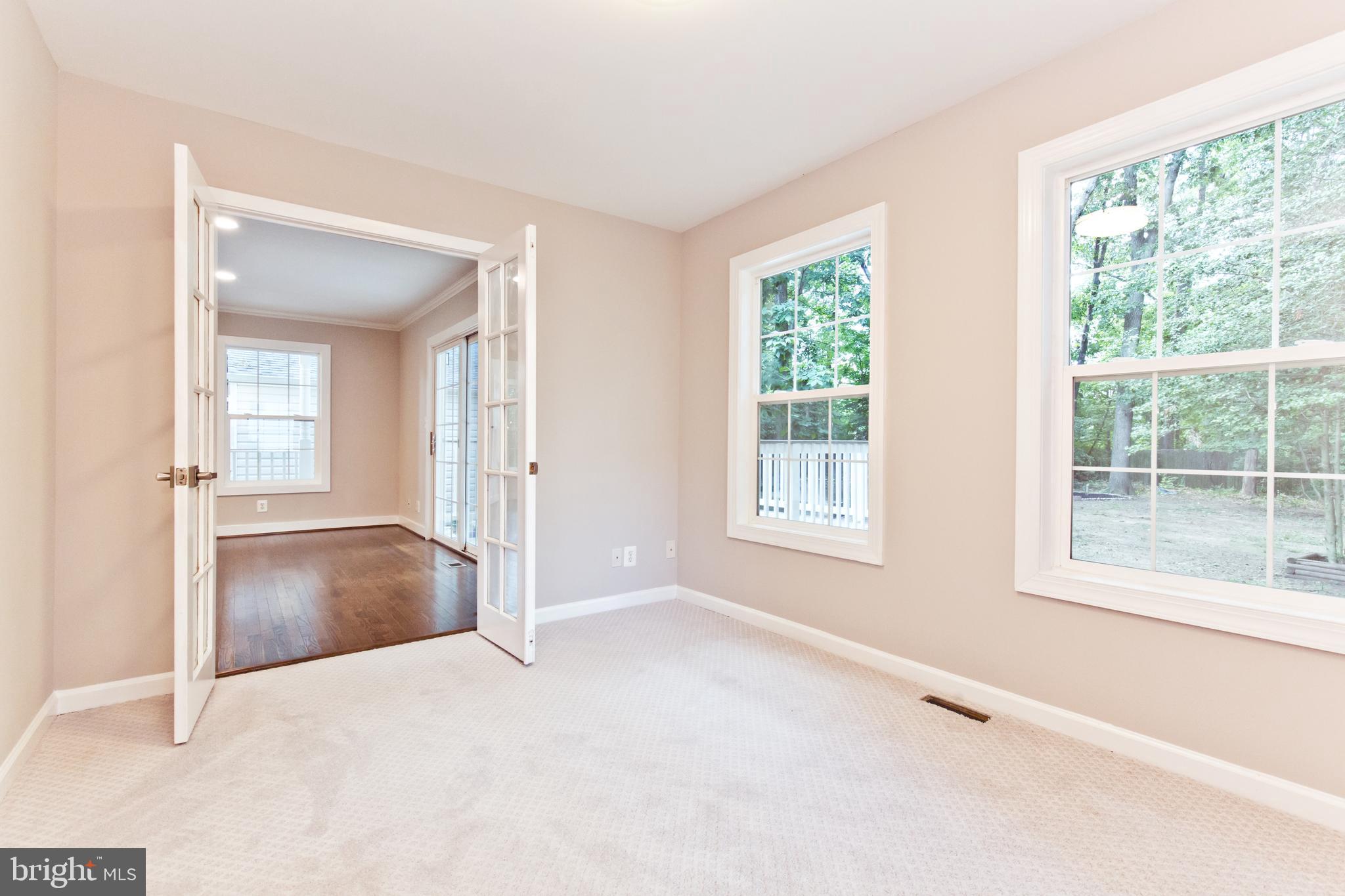 HOLMES RUN HEIGHTS - Residential