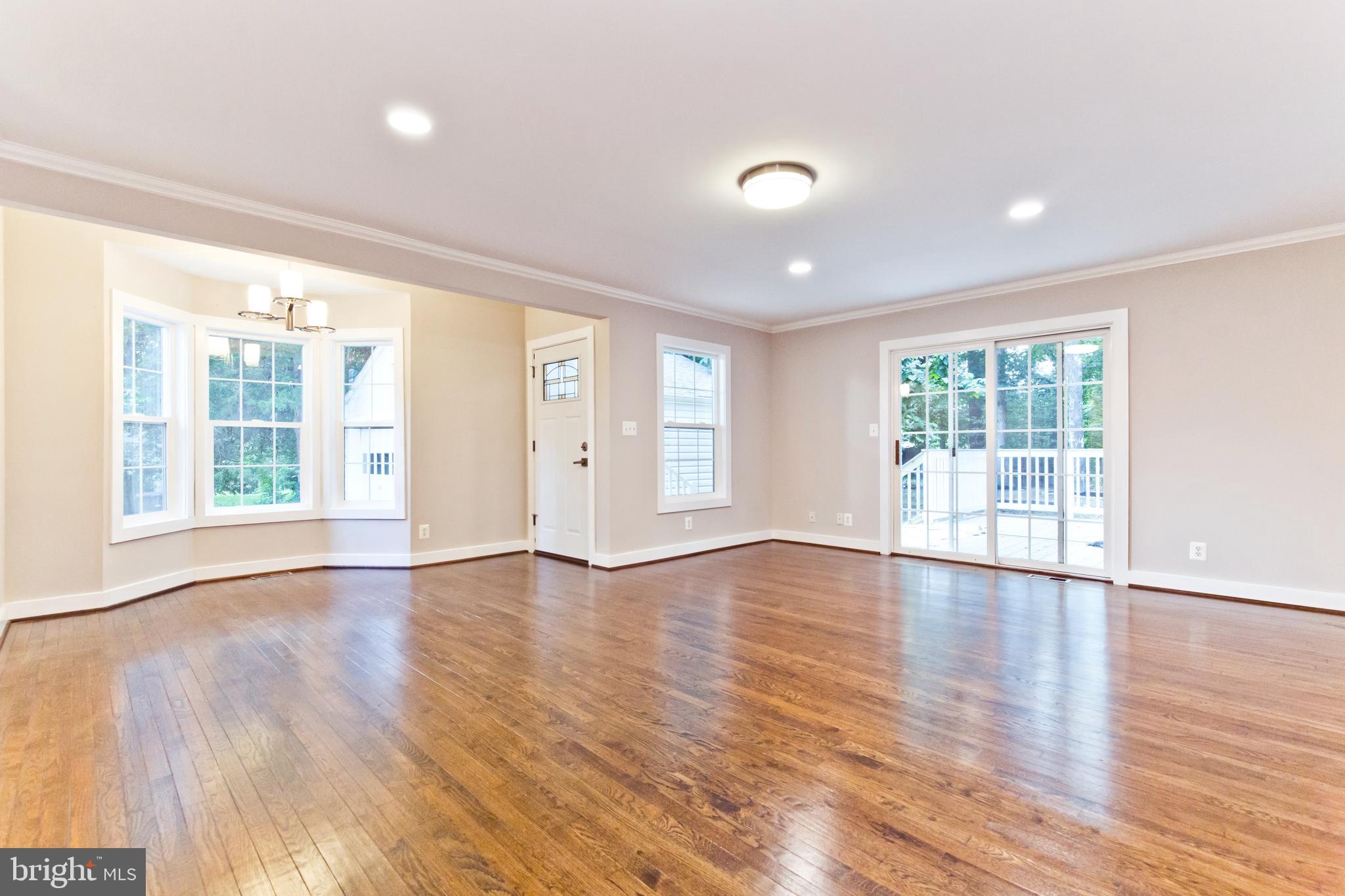 HOLMES RUN HEIGHTS - Residential