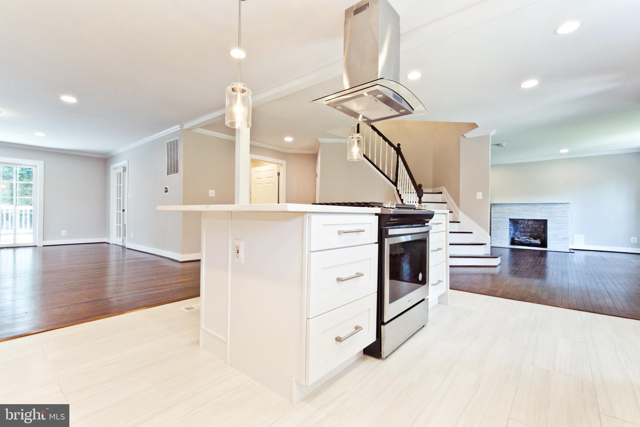 HOLMES RUN HEIGHTS - Residential