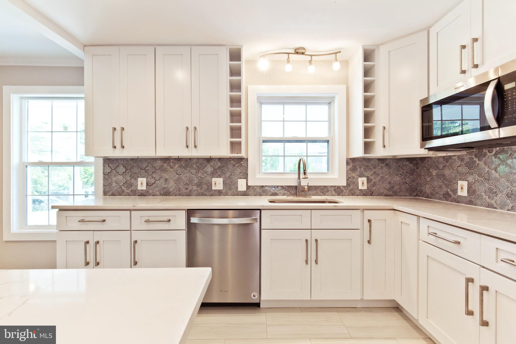 HOLMES RUN HEIGHTS - Residential