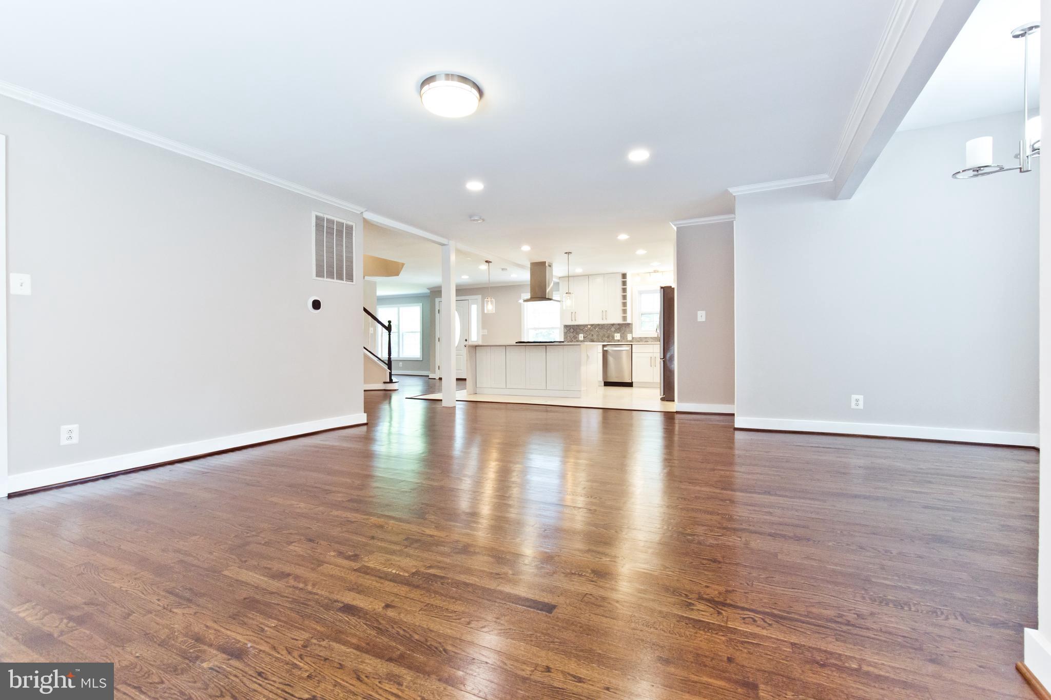 HOLMES RUN HEIGHTS - Residential