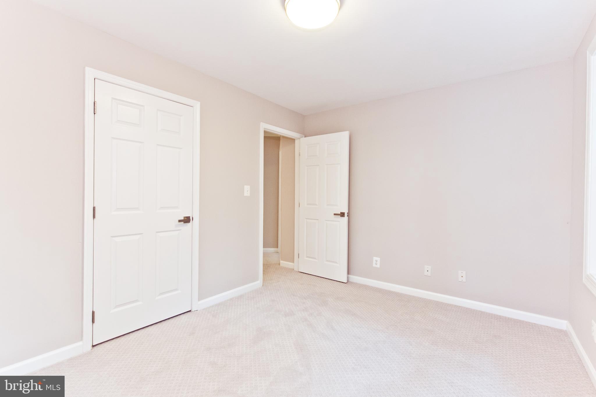 HOLMES RUN HEIGHTS - Residential