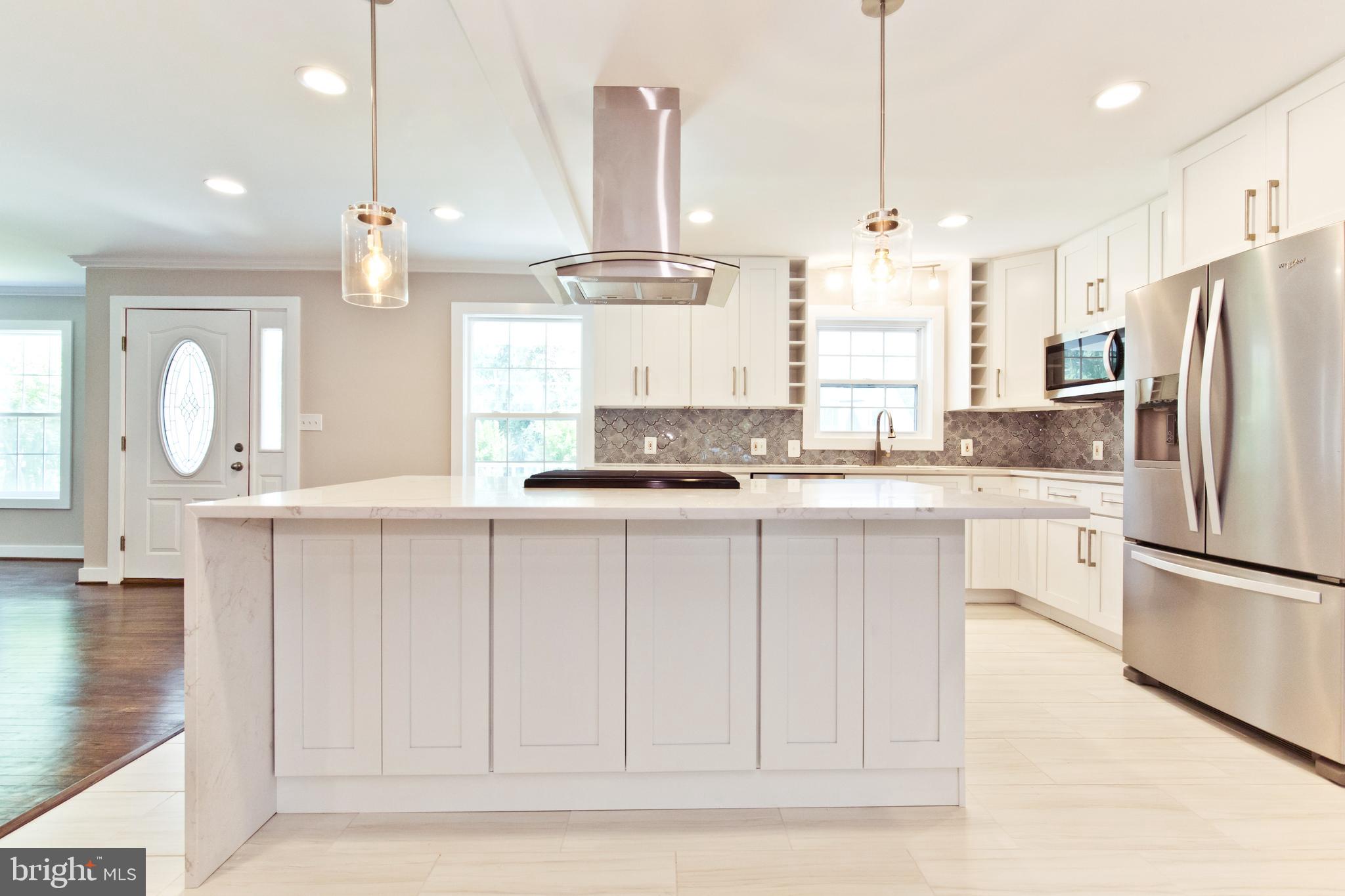 HOLMES RUN HEIGHTS - Residential