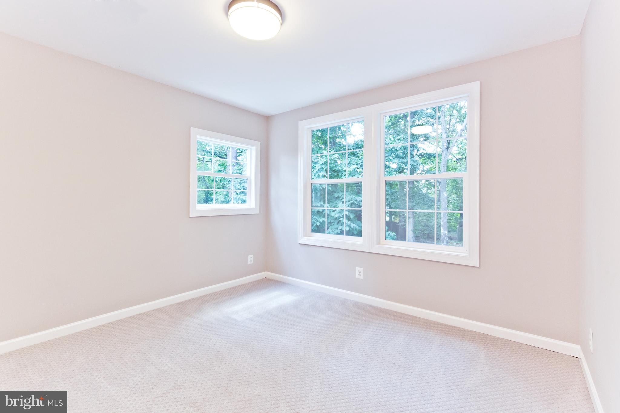 HOLMES RUN HEIGHTS - Residential