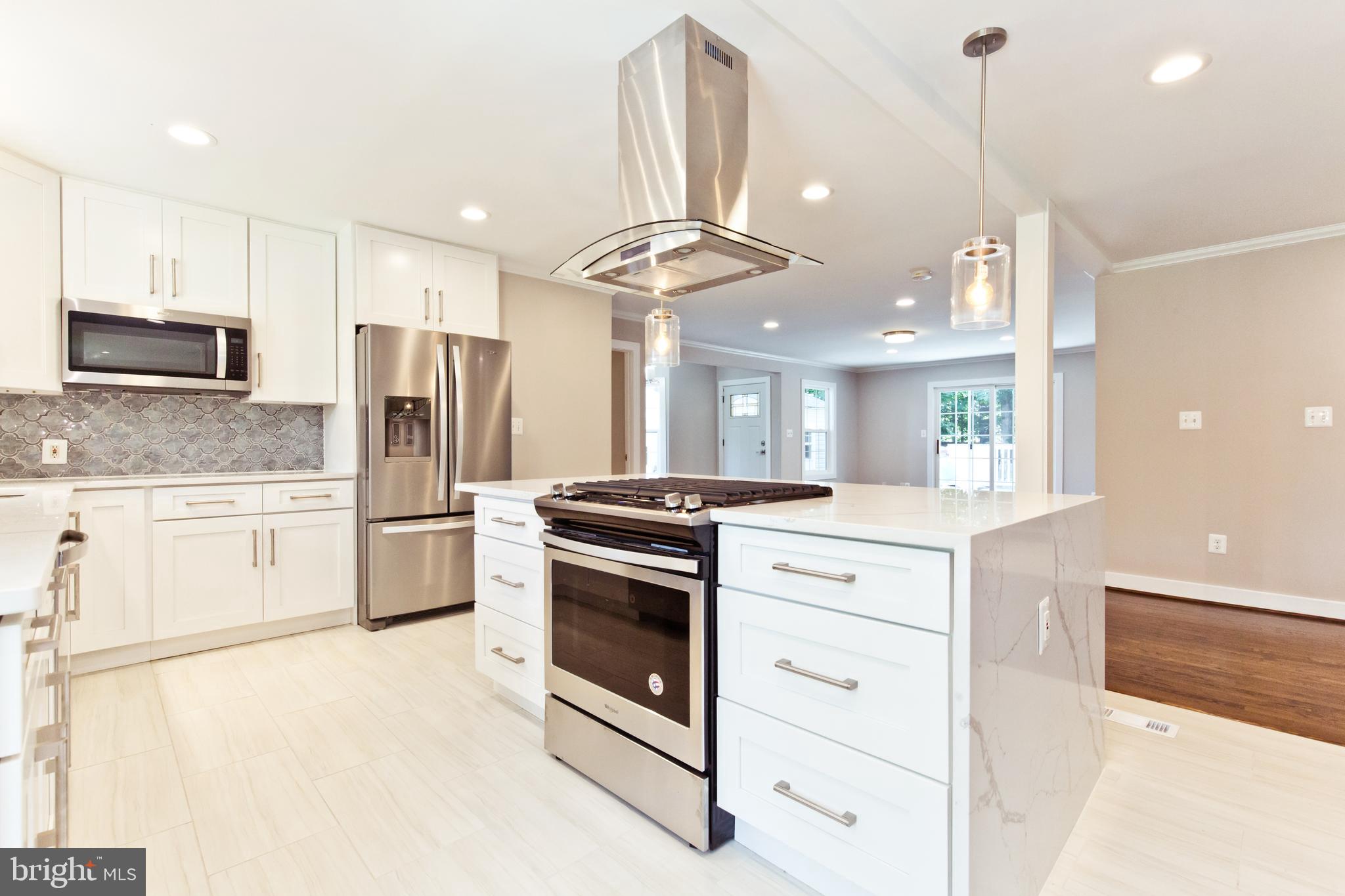 HOLMES RUN HEIGHTS - Residential