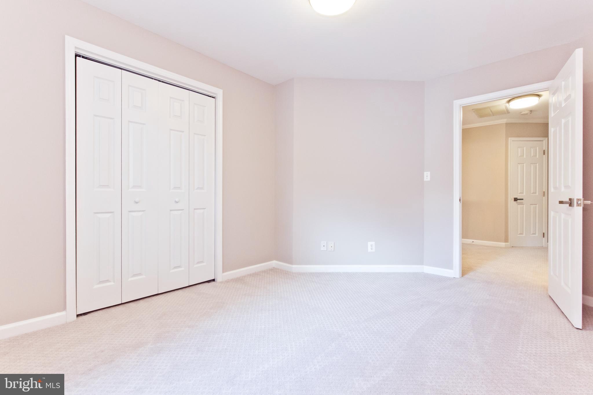 HOLMES RUN HEIGHTS - Residential