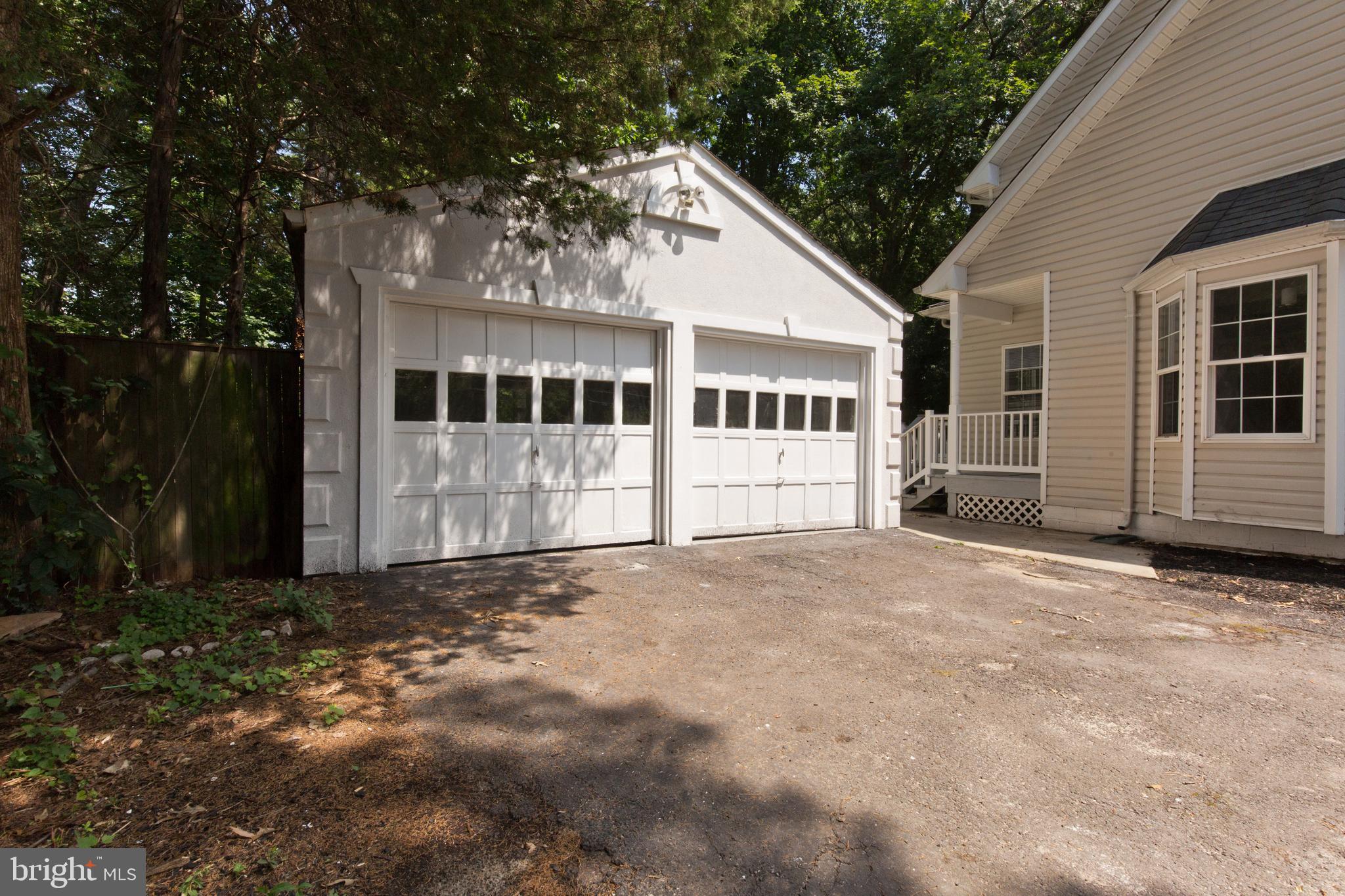 HOLMES RUN HEIGHTS - Residential