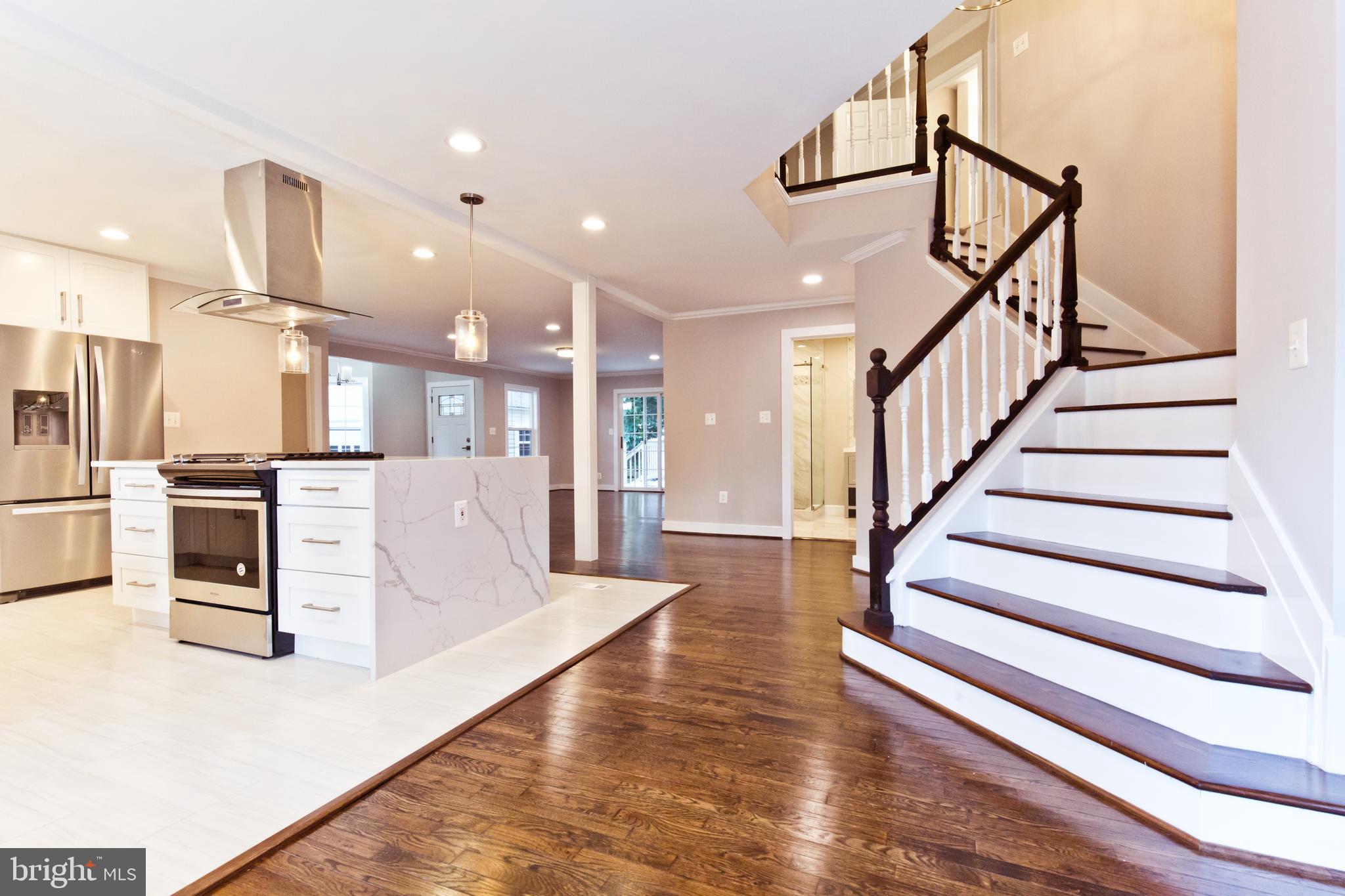 HOLMES RUN HEIGHTS - Residential