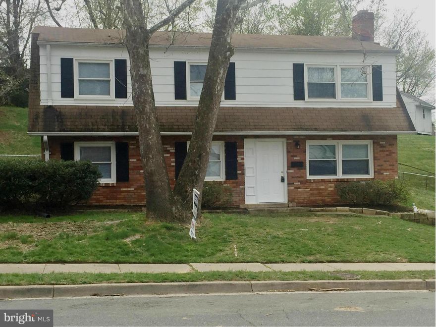 Completely renovated 2016 and ready for occupancy. Close to all amenities and commuter lot. Easy commute to Belvoir, Quantico, Pentagon, and District of Columbia. Sentrilock. View Documents for application and instructions.