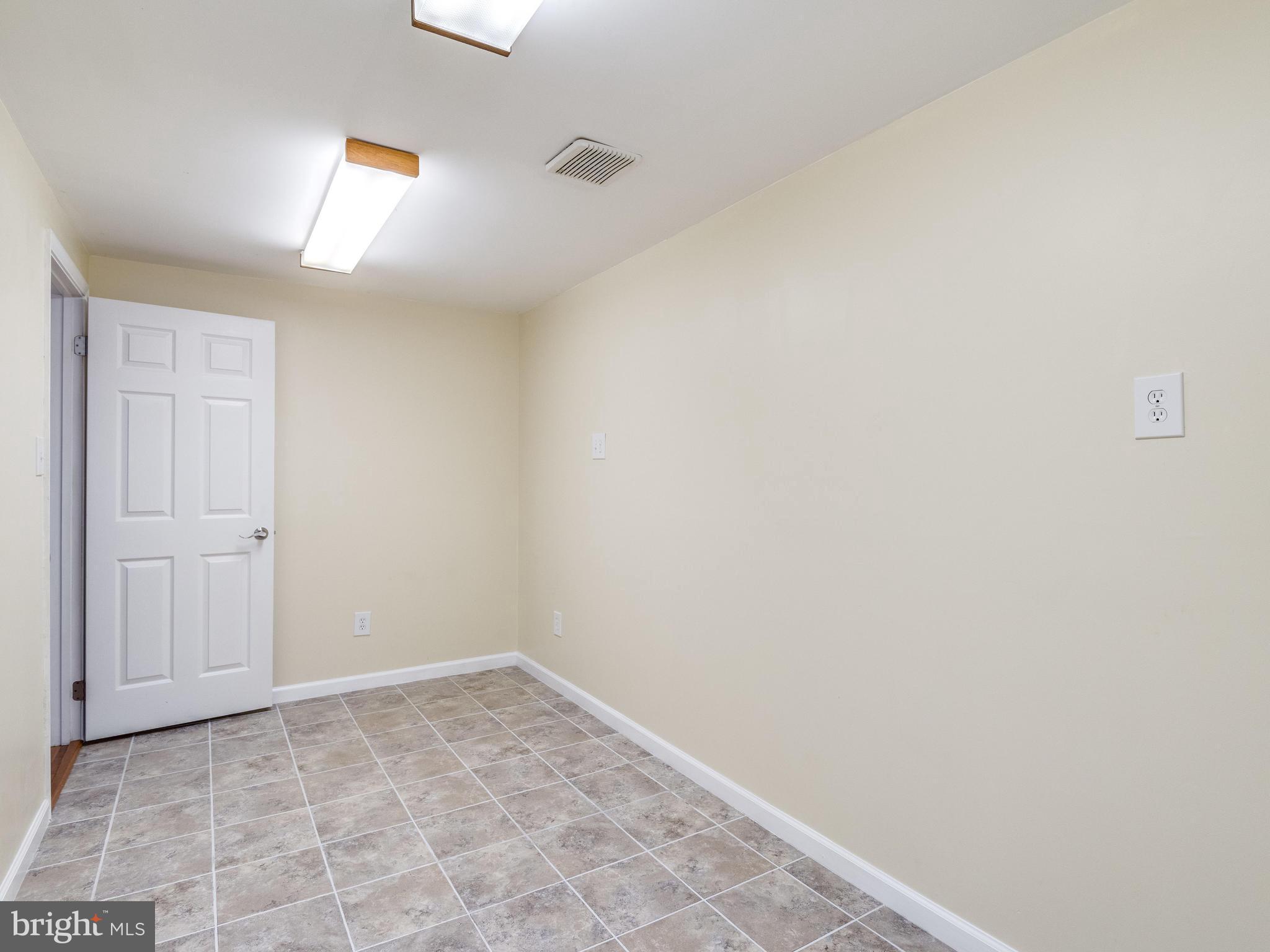 RESTON - Residential Lease