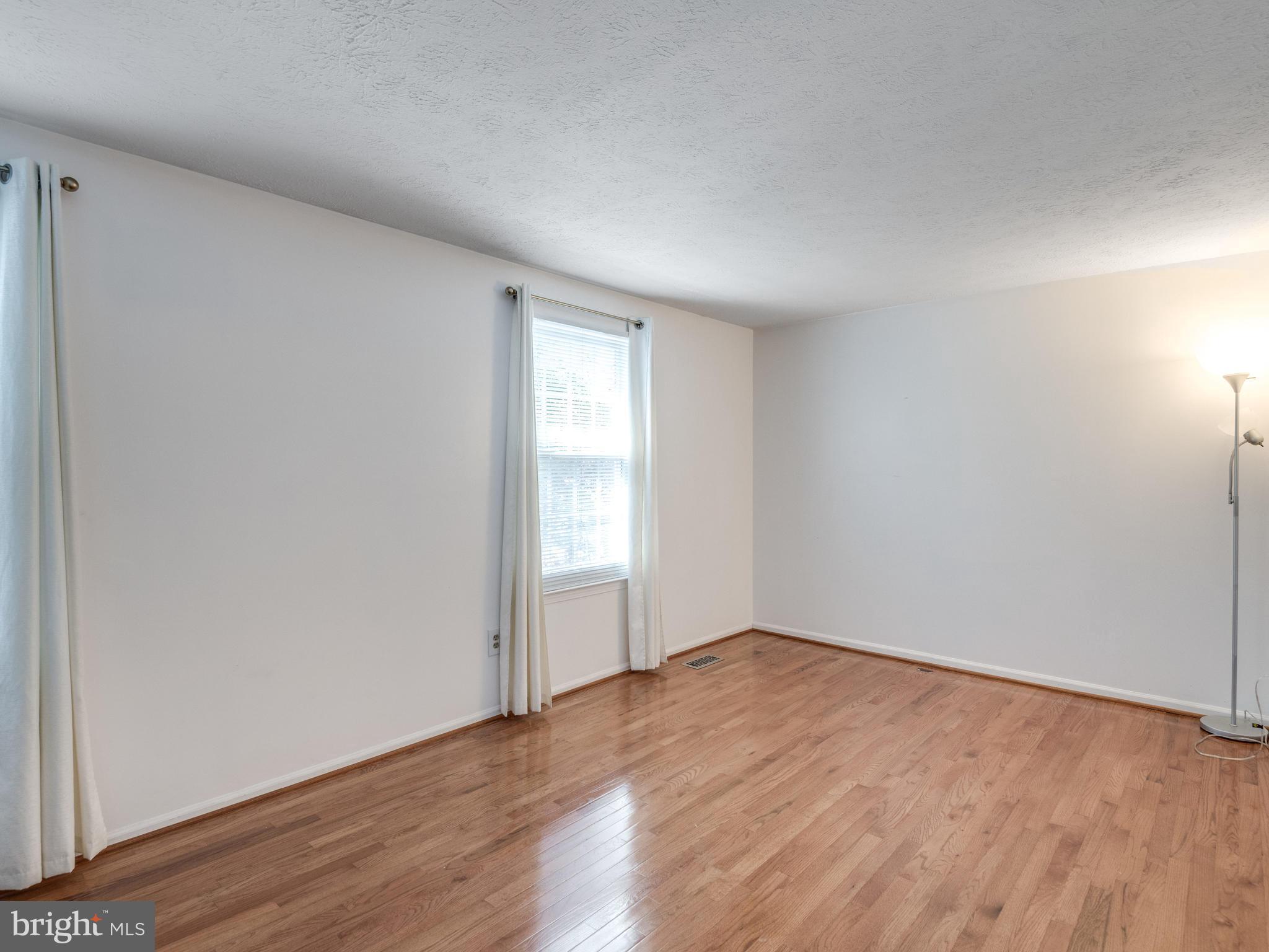 RESTON - Residential Lease