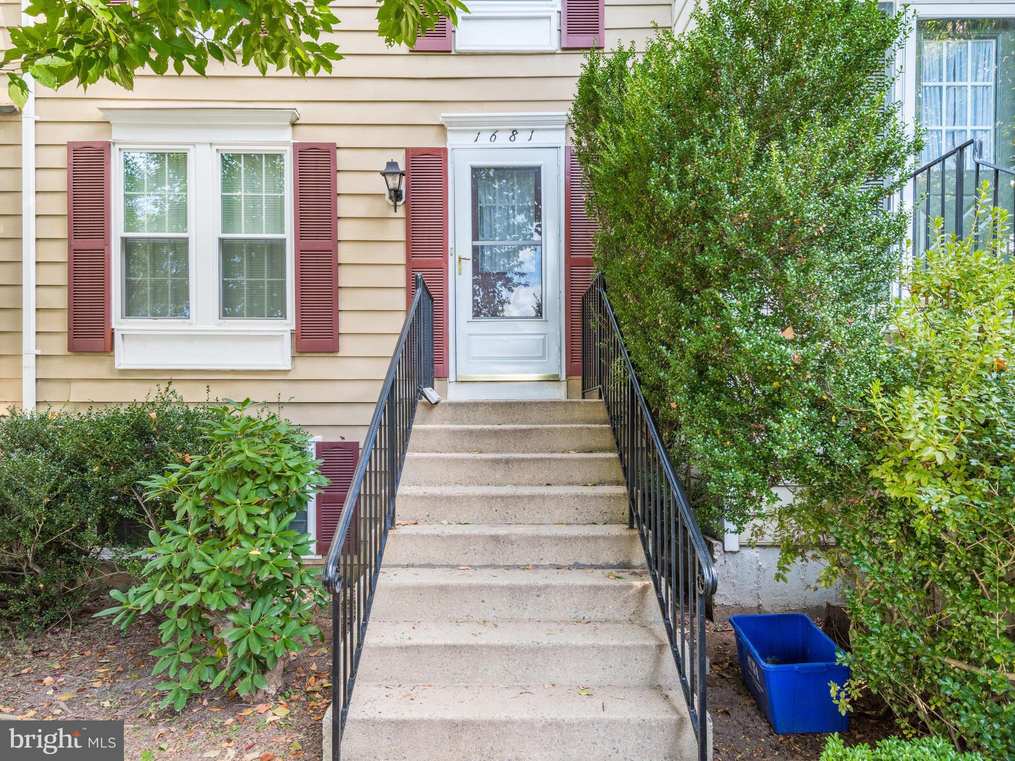 RESTON - Residential Lease