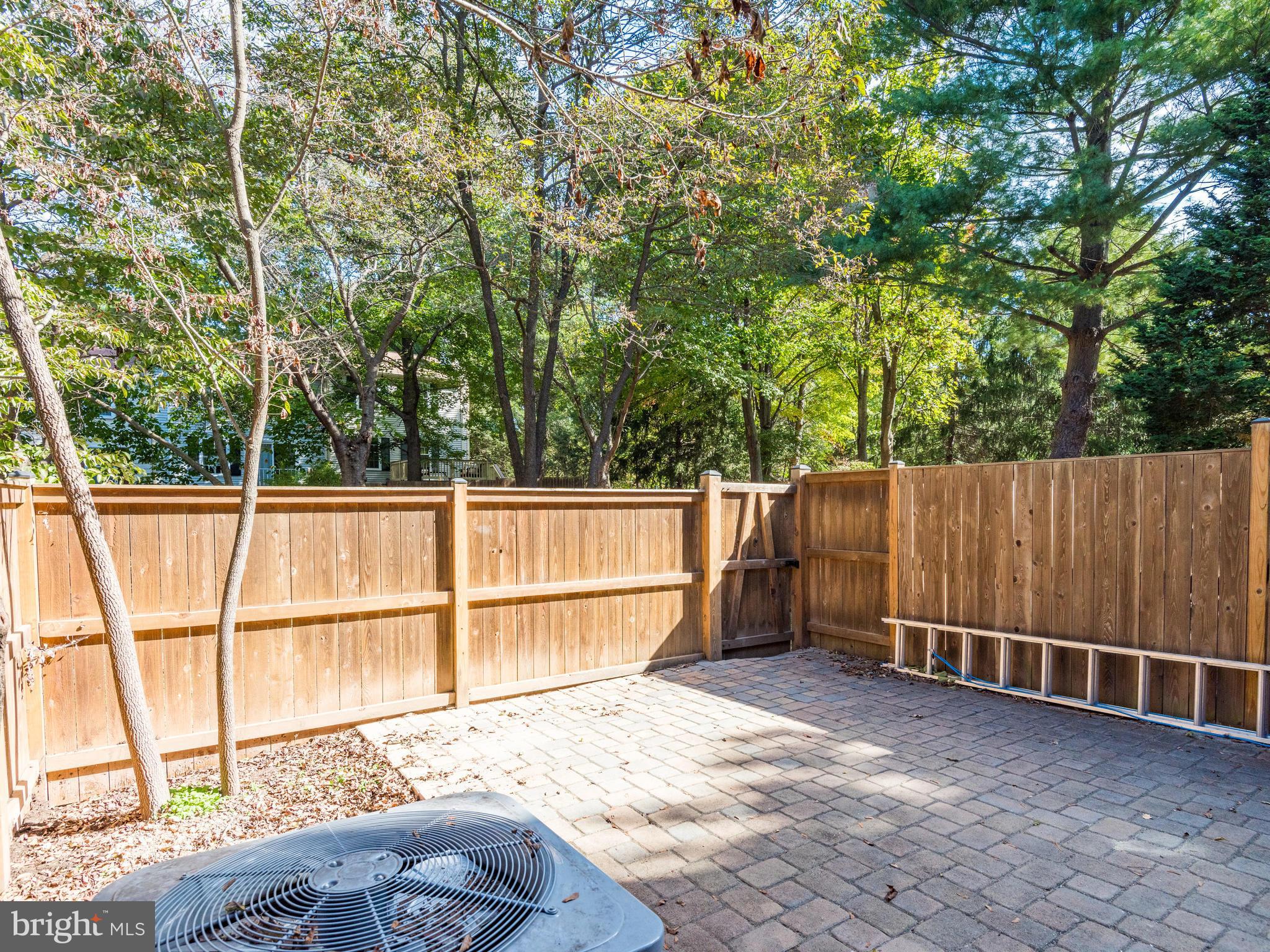 RESTON - Residential Lease