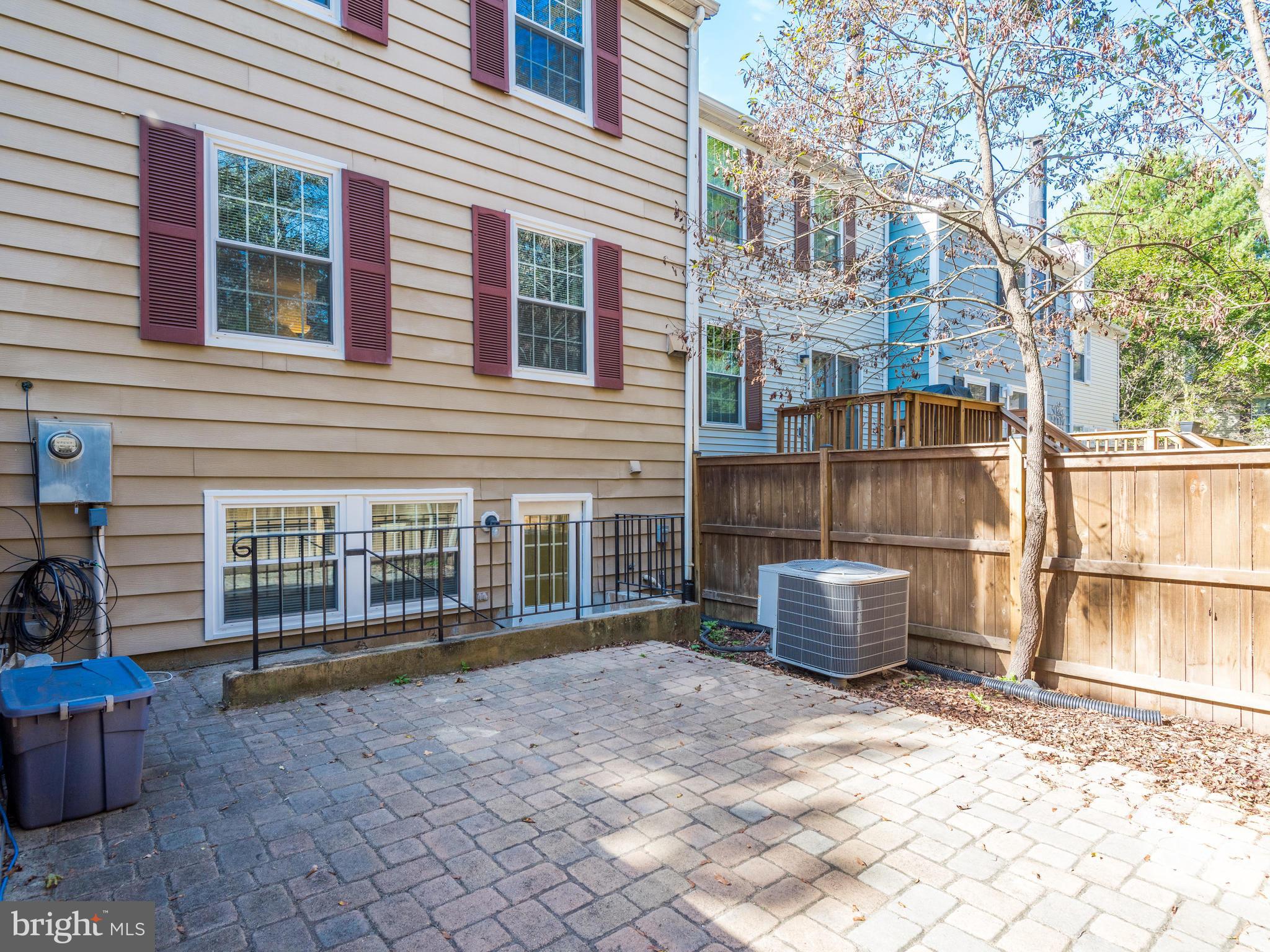 RESTON - Residential Lease