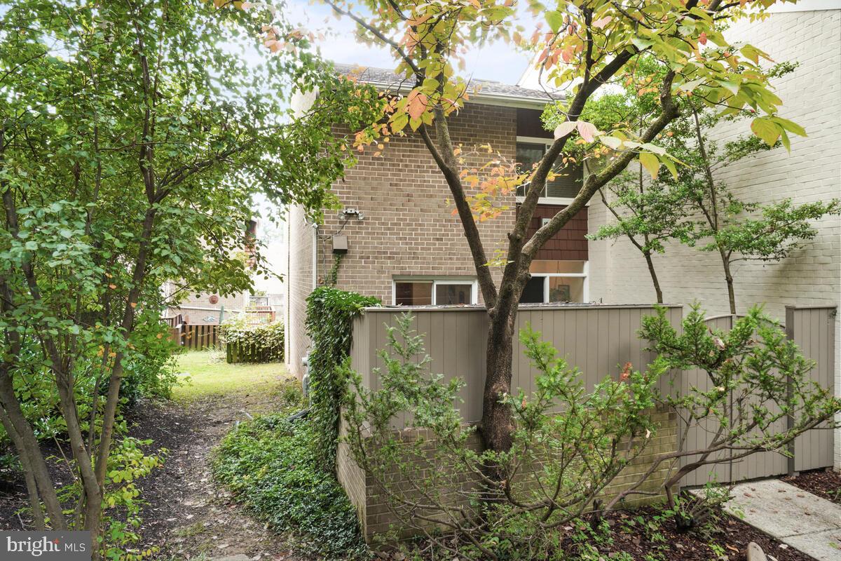 NEW MARK COMMONS - Residential