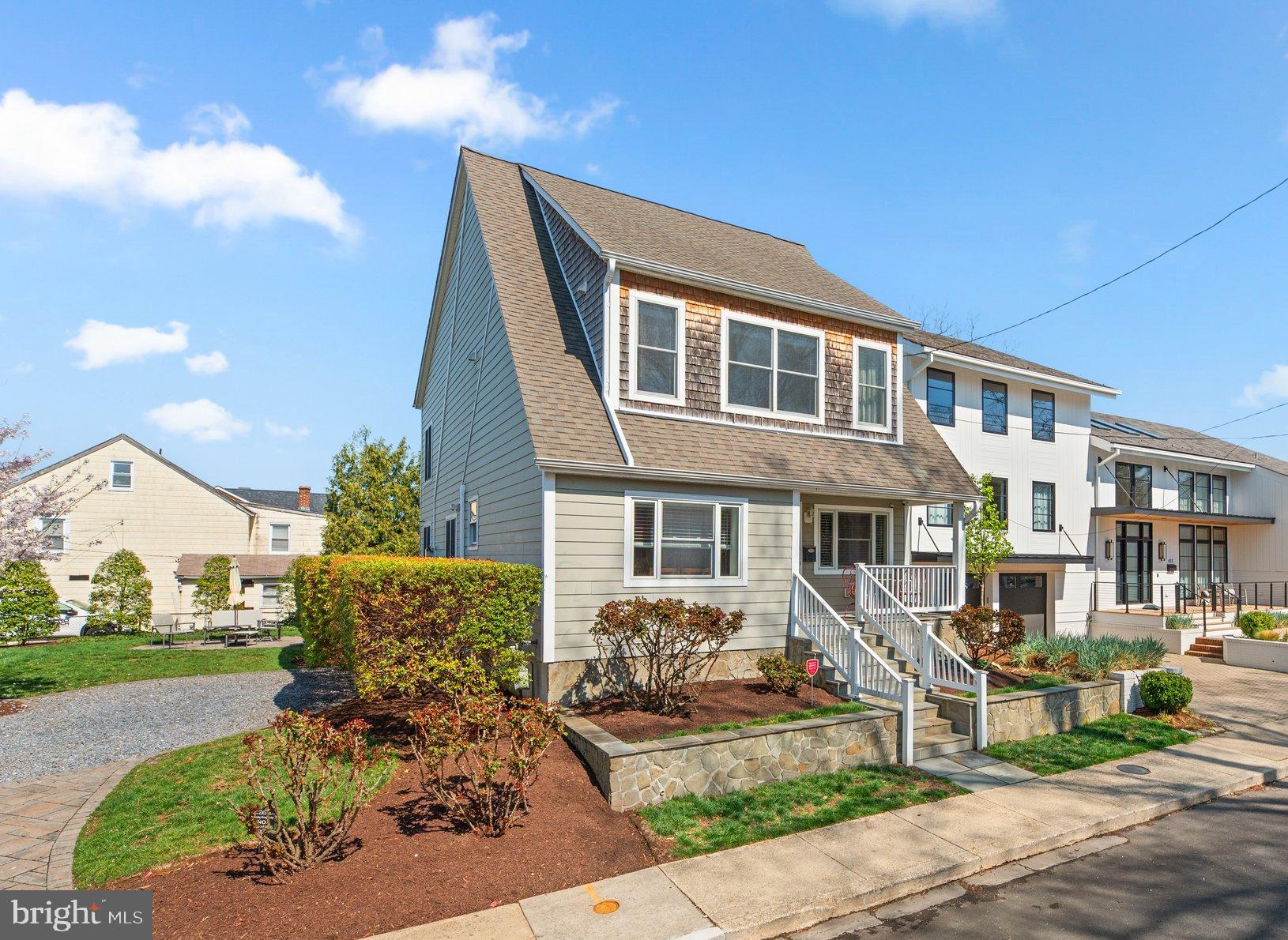 405 FIRST STREET