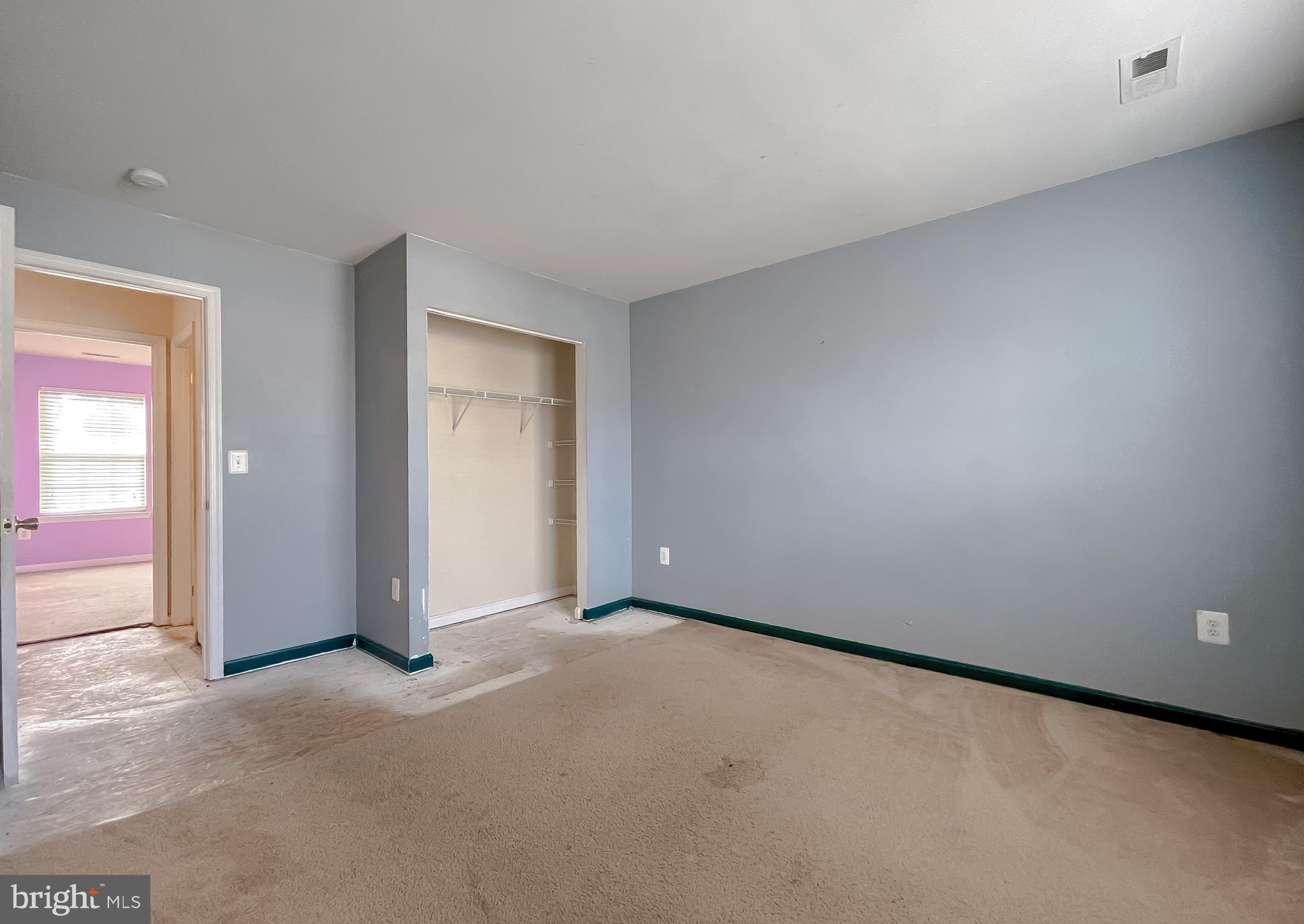 WESTBURY - Residential