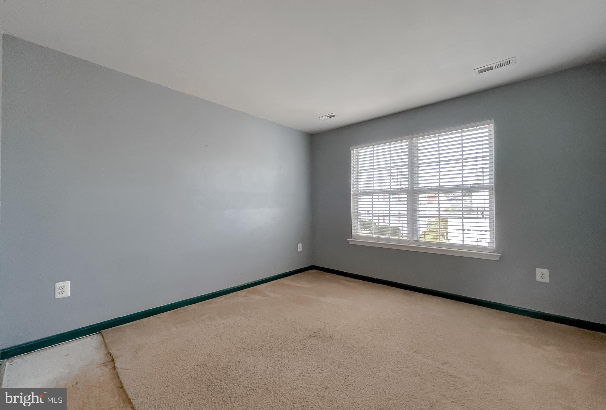 WESTBURY - Residential