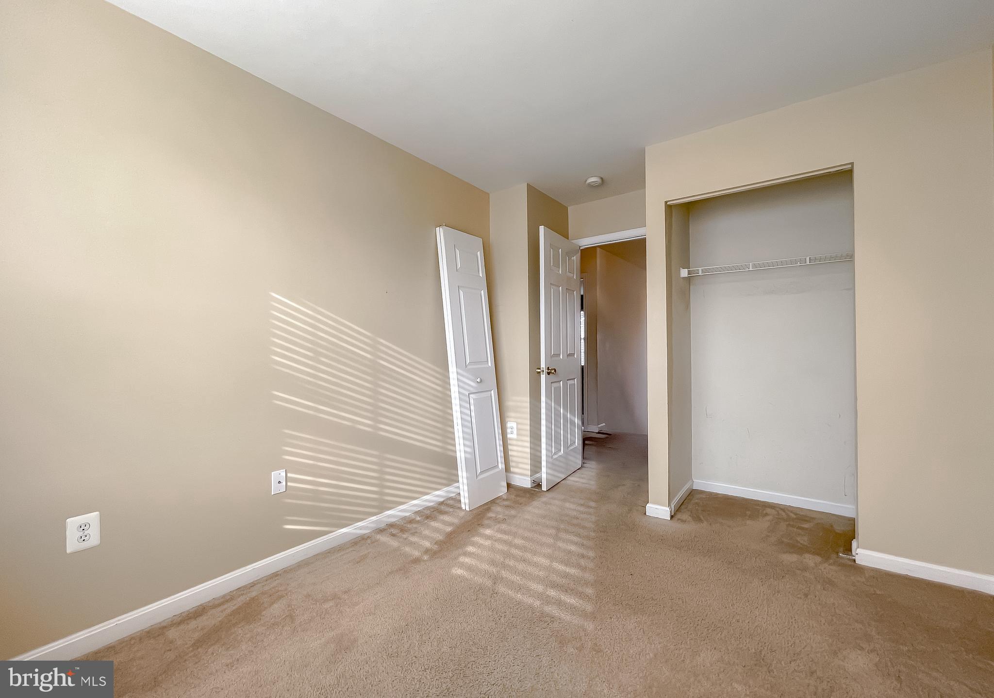 WESTBURY - Residential