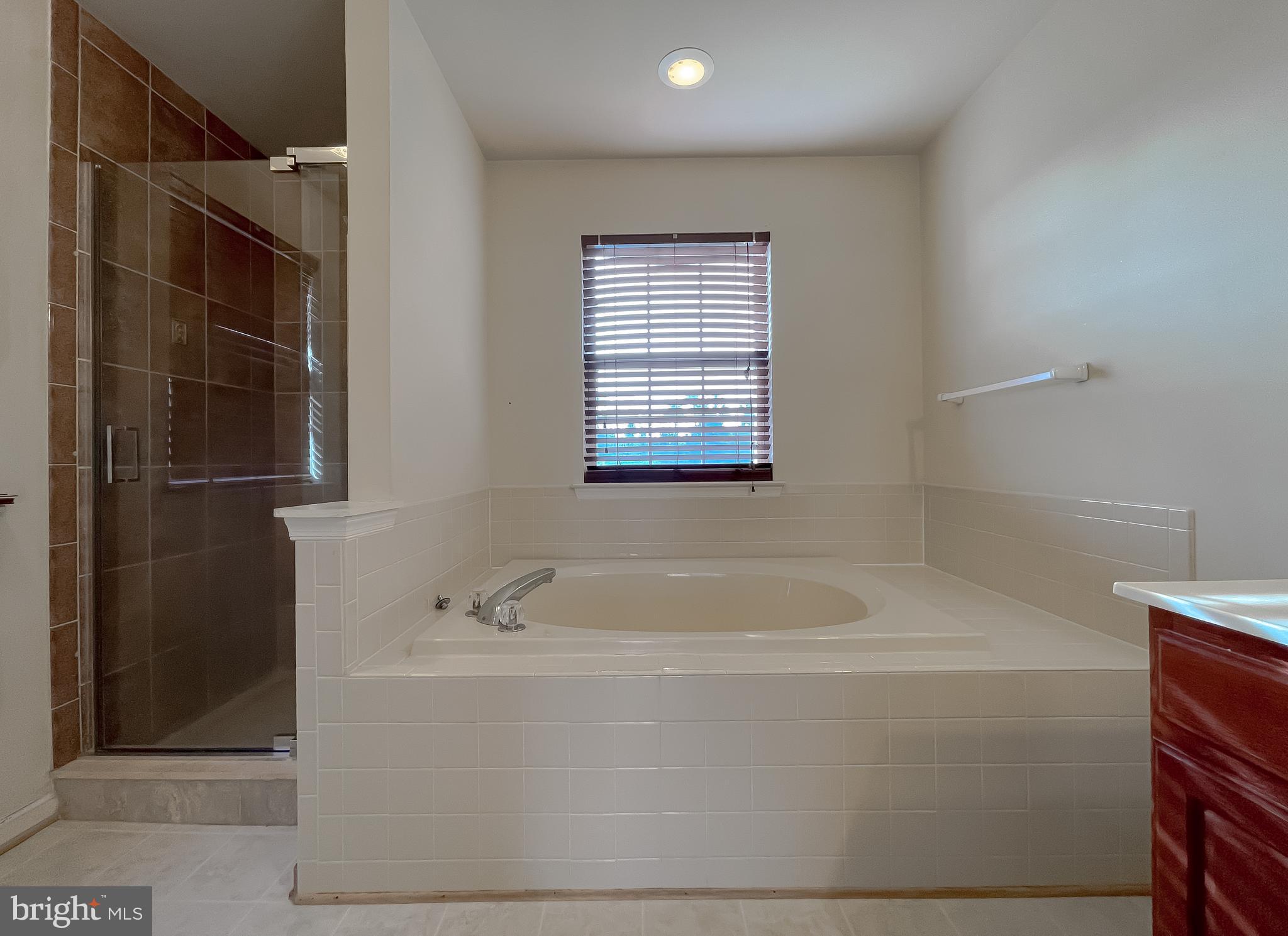 WESTBURY - Residential