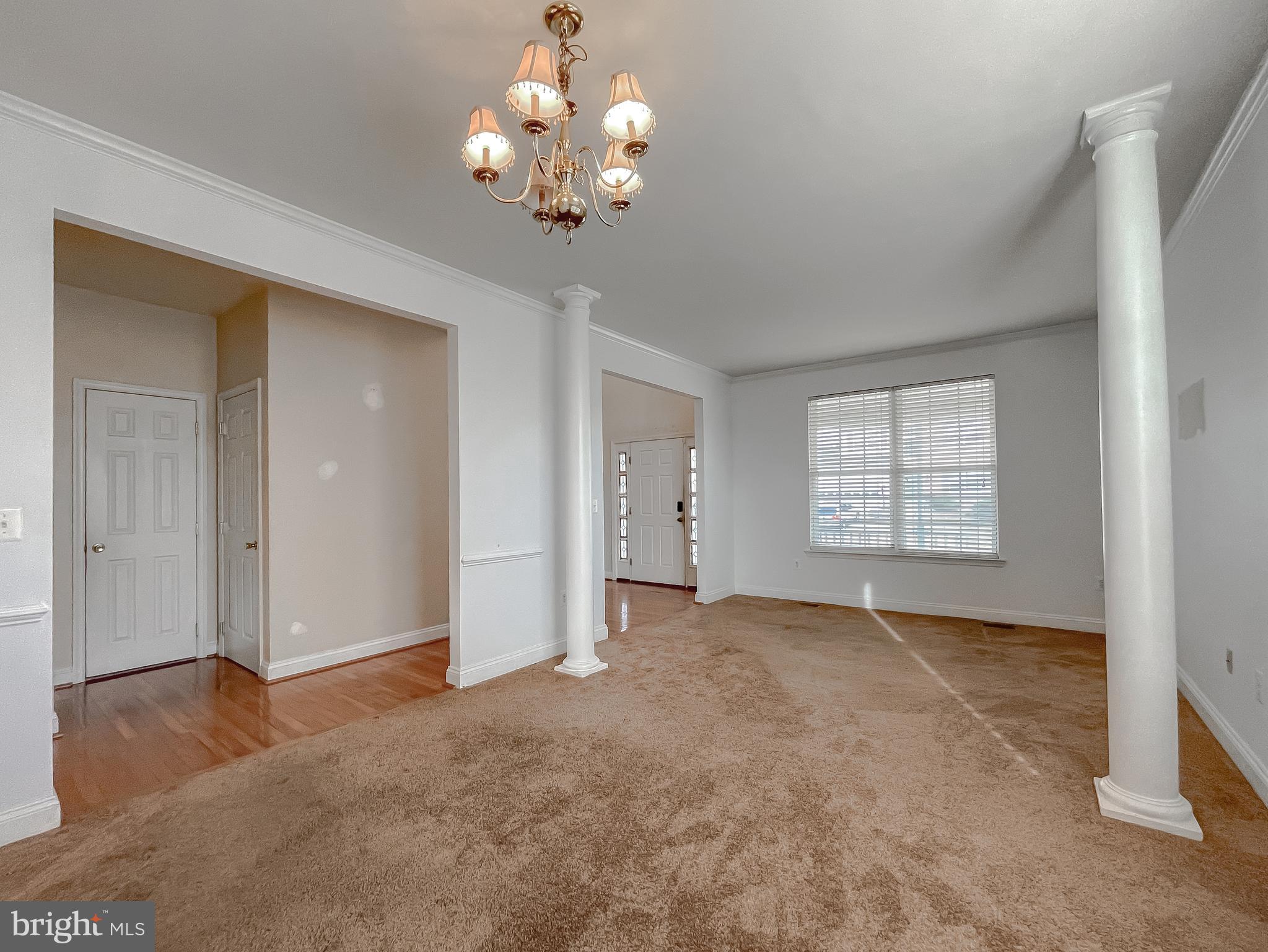 WESTBURY - Residential